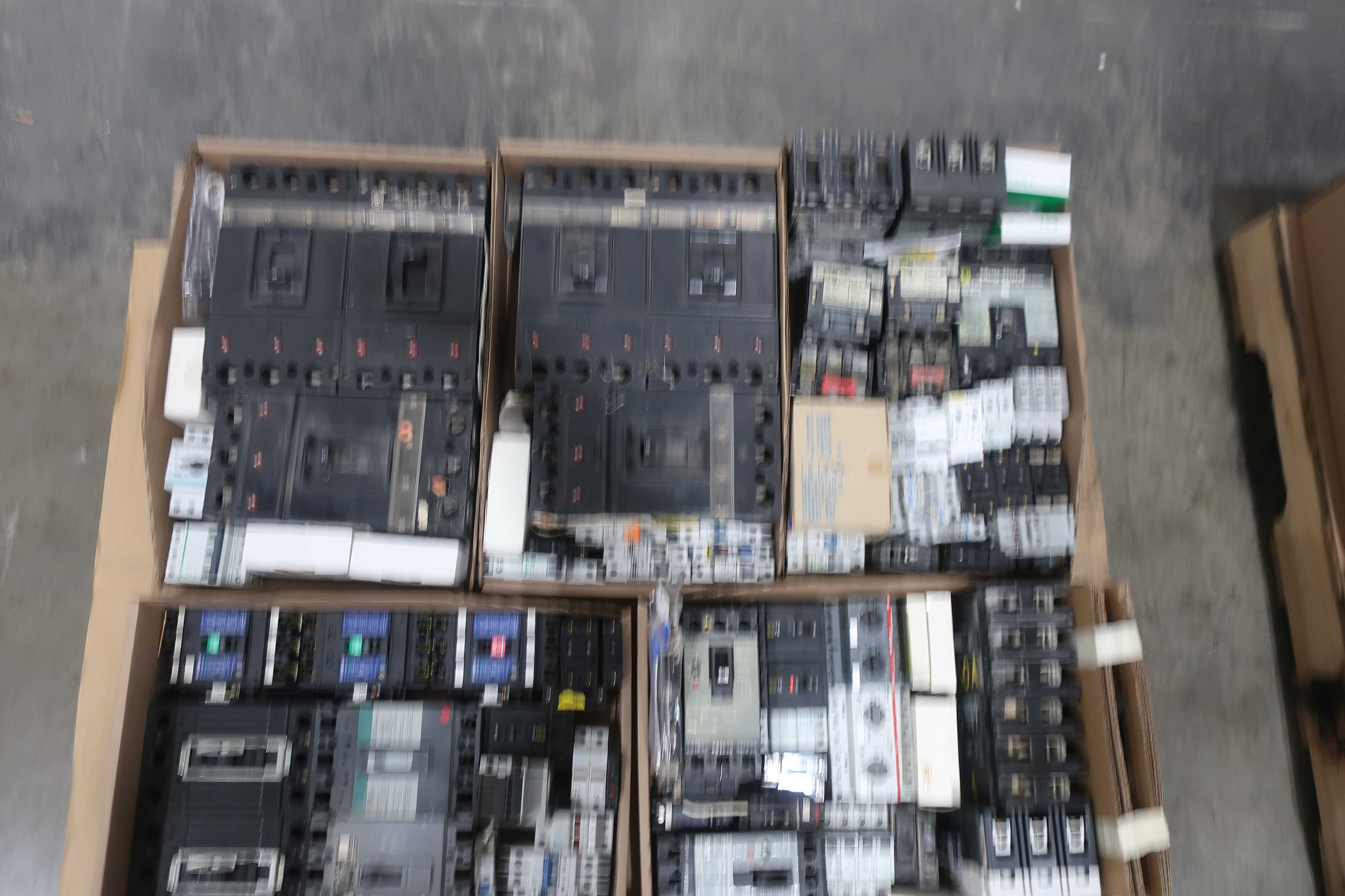 SKU 1742167 - 3 PALLETS OF ASSORTED CIRCUIT BREAKERS - CIRCUIT BREAKERS