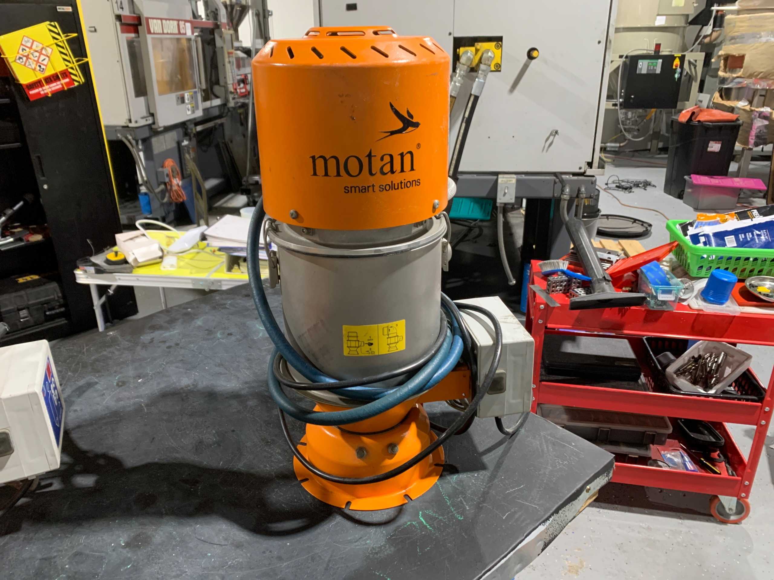 MOTAN METRO HES 50-1ANC-AAA-B-A-Z MATERIAL LOADER - PLASTICS & RUBBER