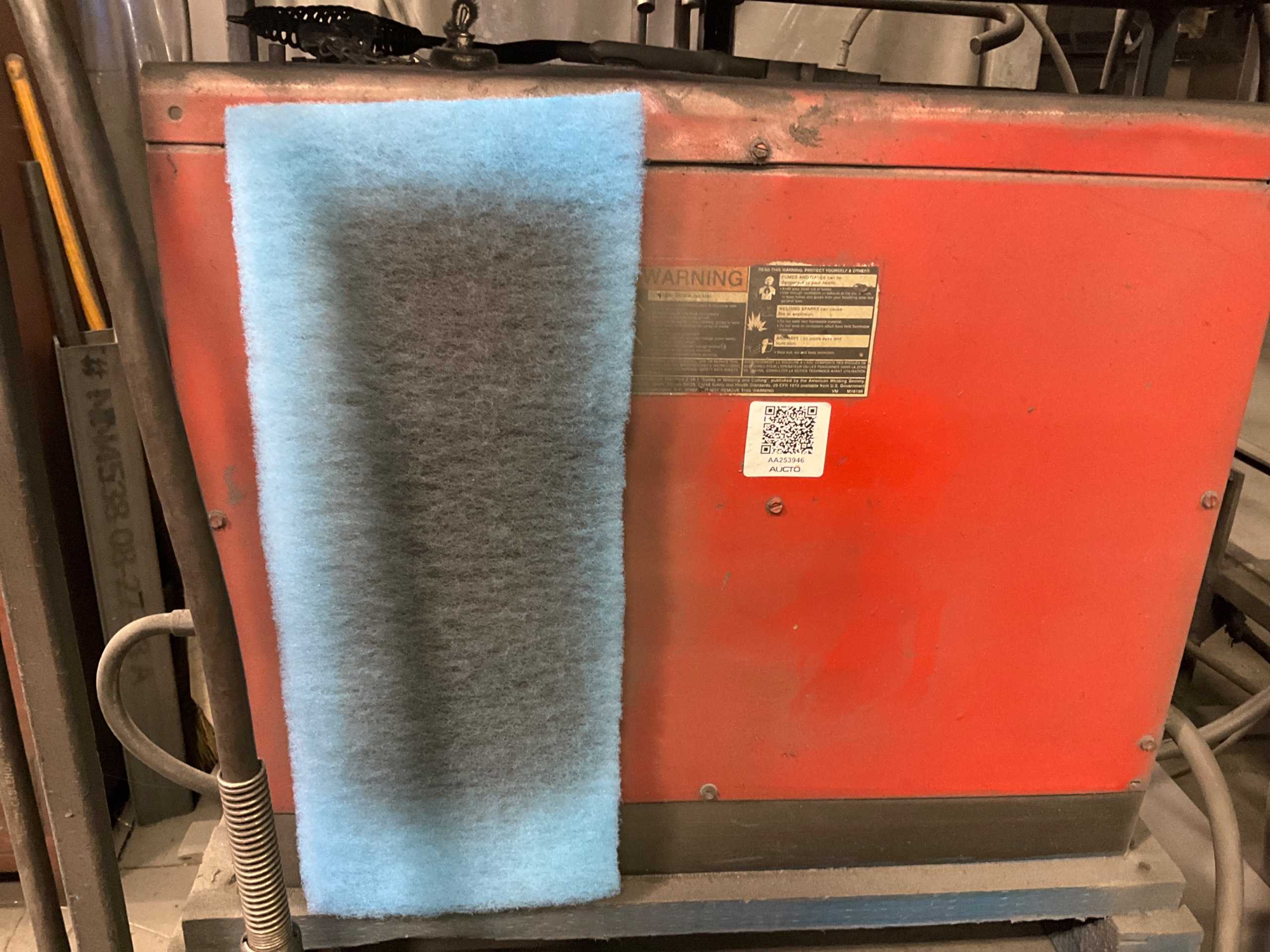 LINCOLN ELECTRIC CV-300 MIG WELDER - MIG WELDERS