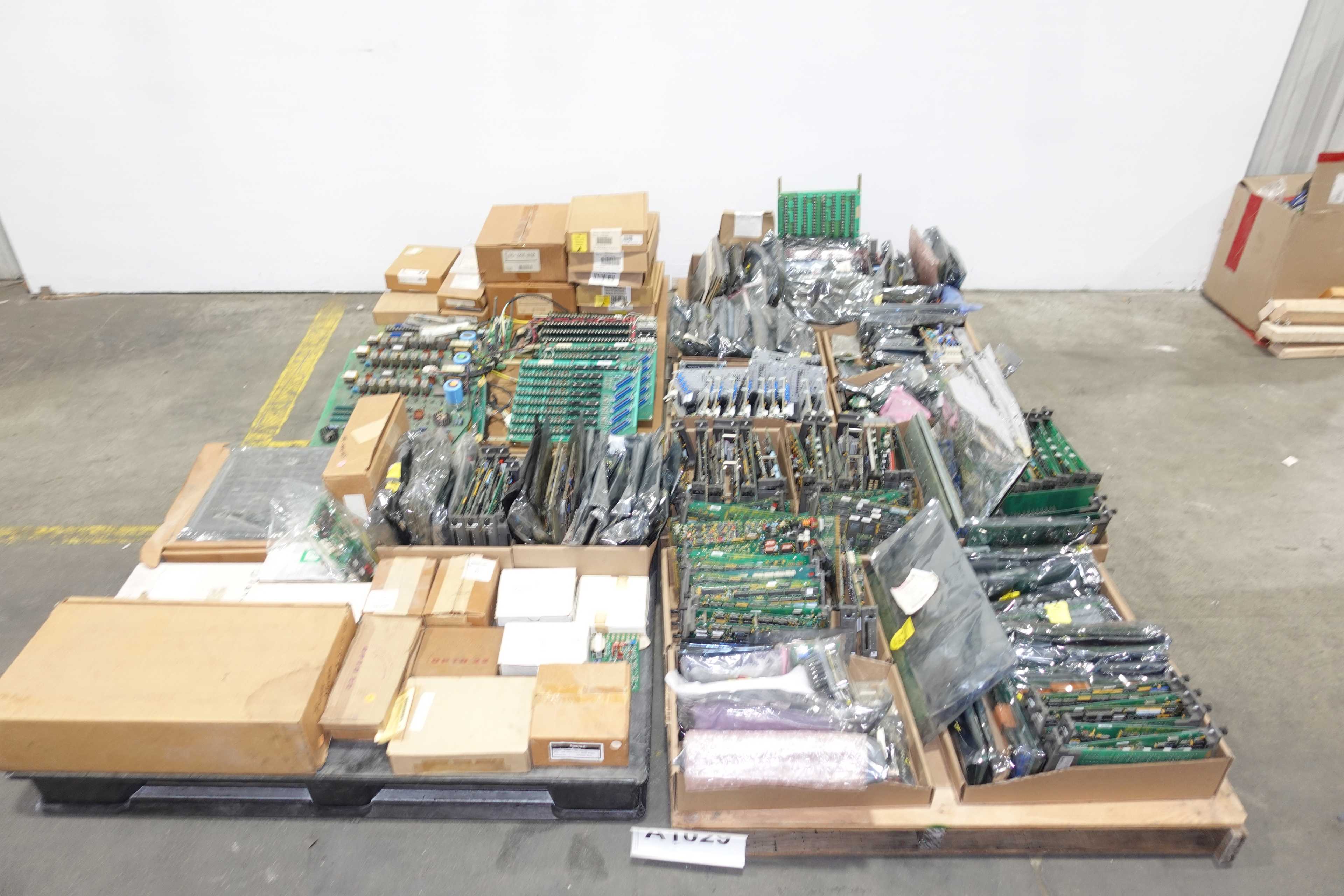 4 PALLETS OF ASSORTED PCB CIRCUIT BOARDS - PCB CIRCUIT BOARDS
