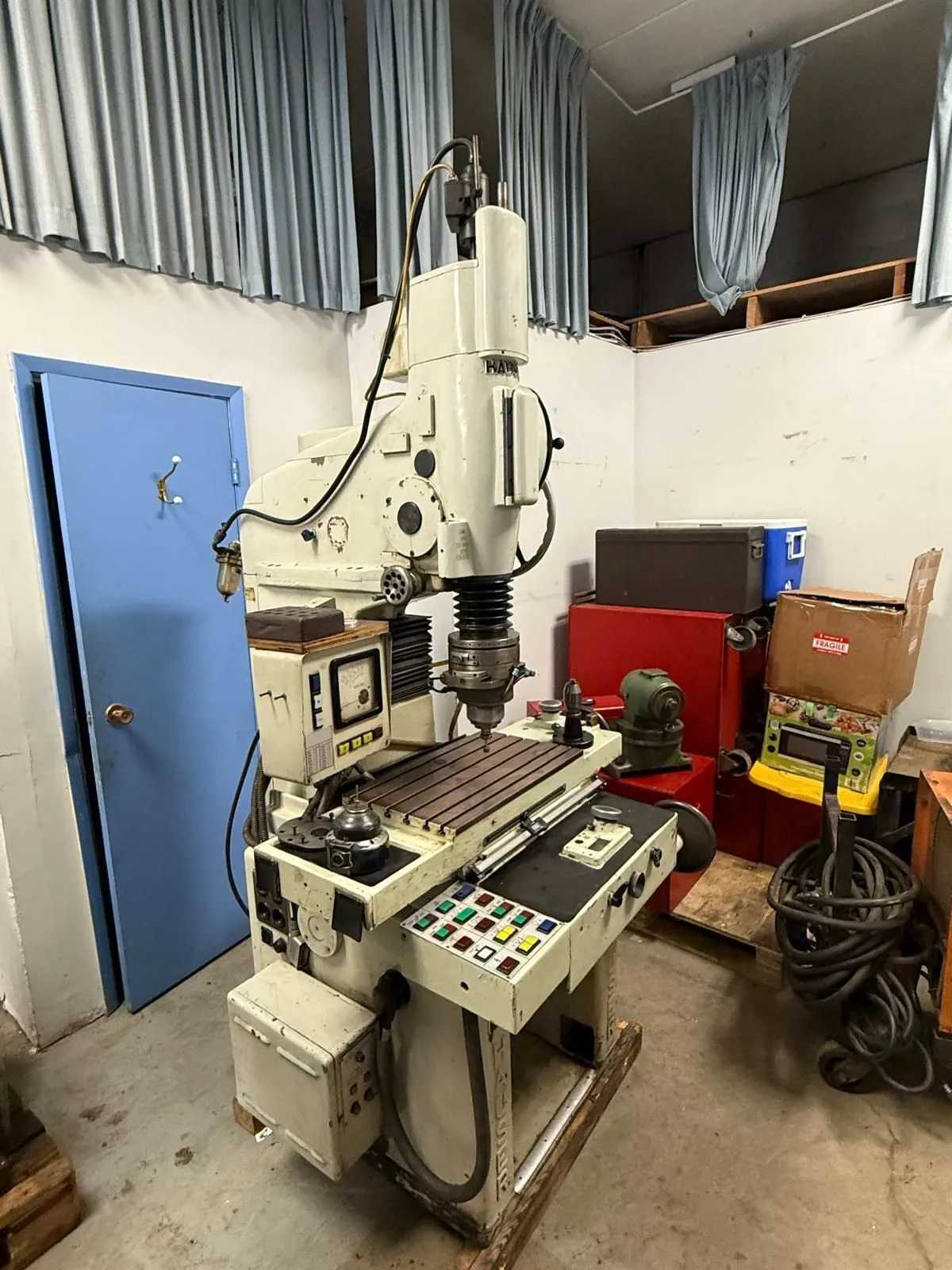 HENRI HAUSER AG 3SM JIG GRINDER 380V 50HZ 23.4X12.6IN TABLE X400 Y250MM - JIG GRINDERS
