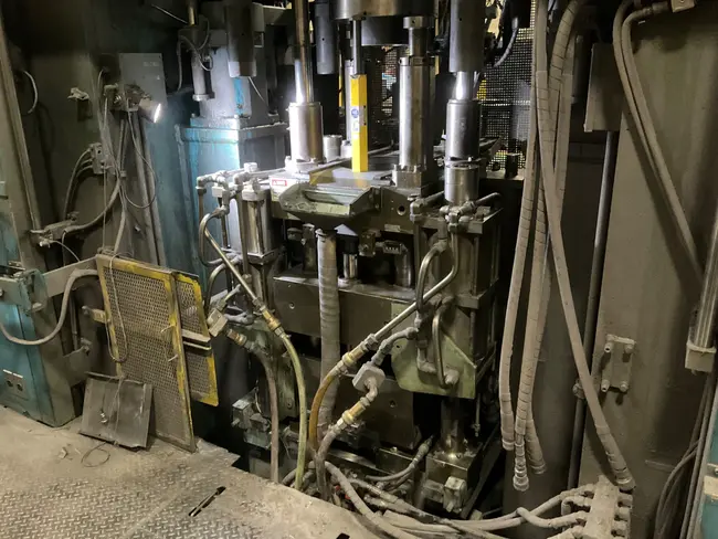KOHTAKI 800 TON COMPACTING PRESS - undefined