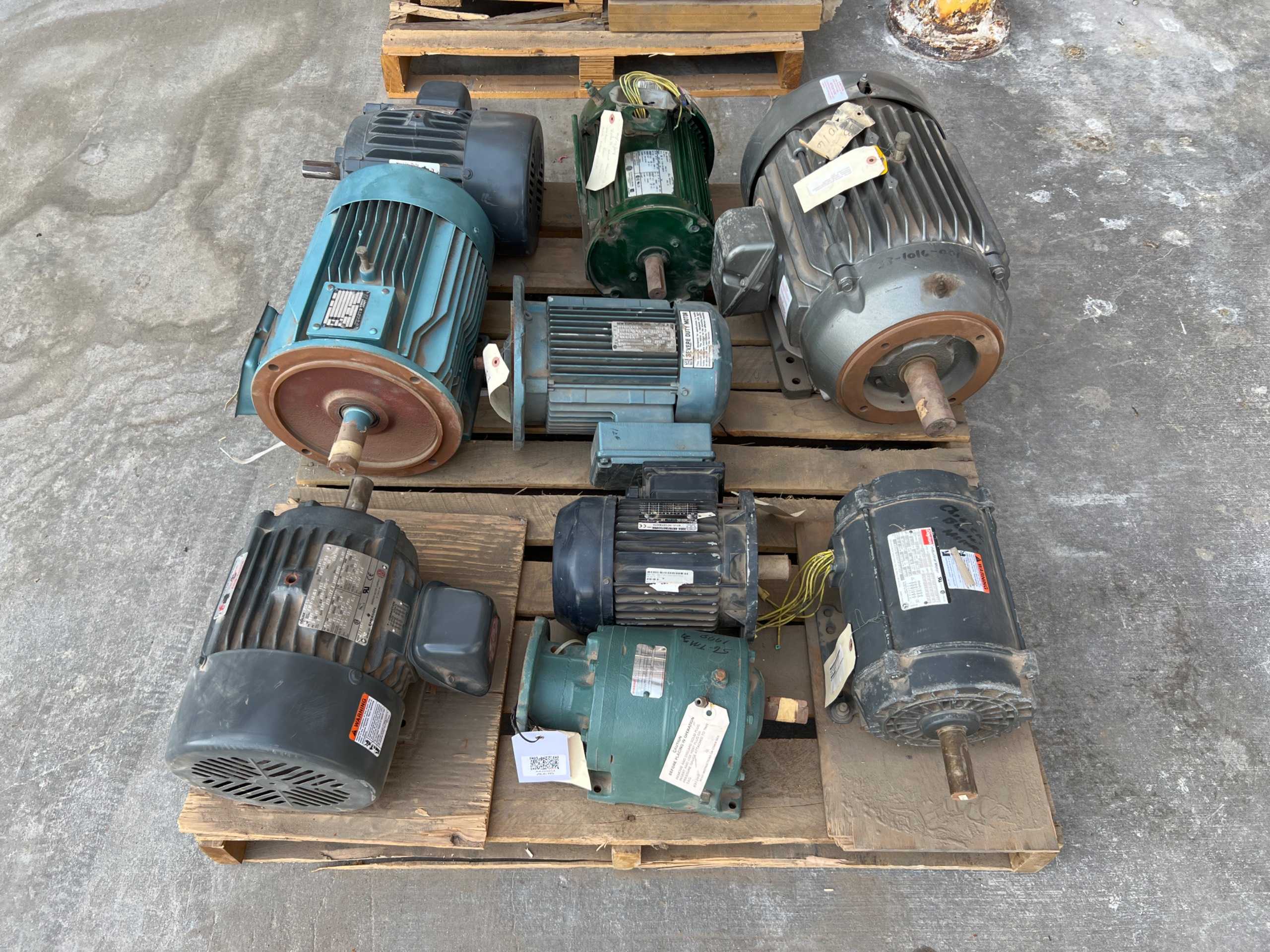 QTY 9: ELECTRIC MOTORS - AC MOTOR
