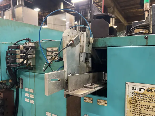 IZUMI KINZOKU KN-312B CYLINDRICAL GRINDER - undefined