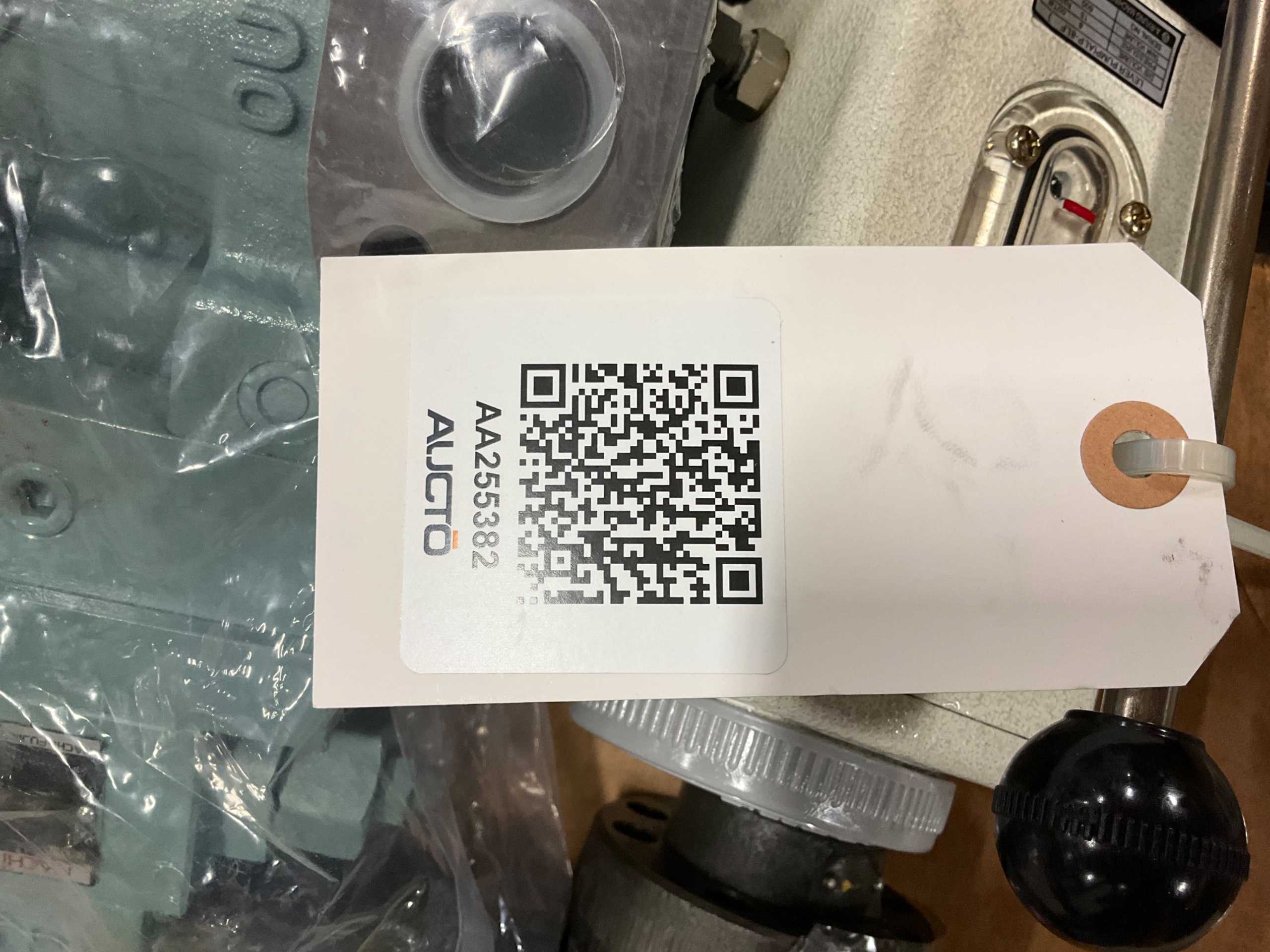 BULK QTY OF INDUSTRIAL PARTS - INDUSTRIAL PARTS
