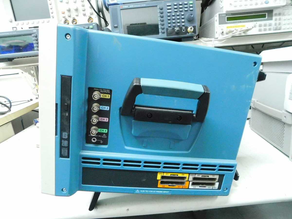 TEKTRONIX TLA6402 LOGIC ANALYZER, 68 CHANNEL, OPTION 1S - ANALYZER