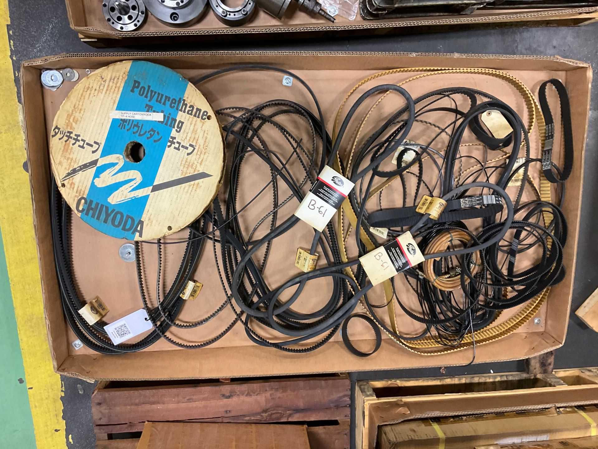 BULK QTY OF BELTS - BELTS