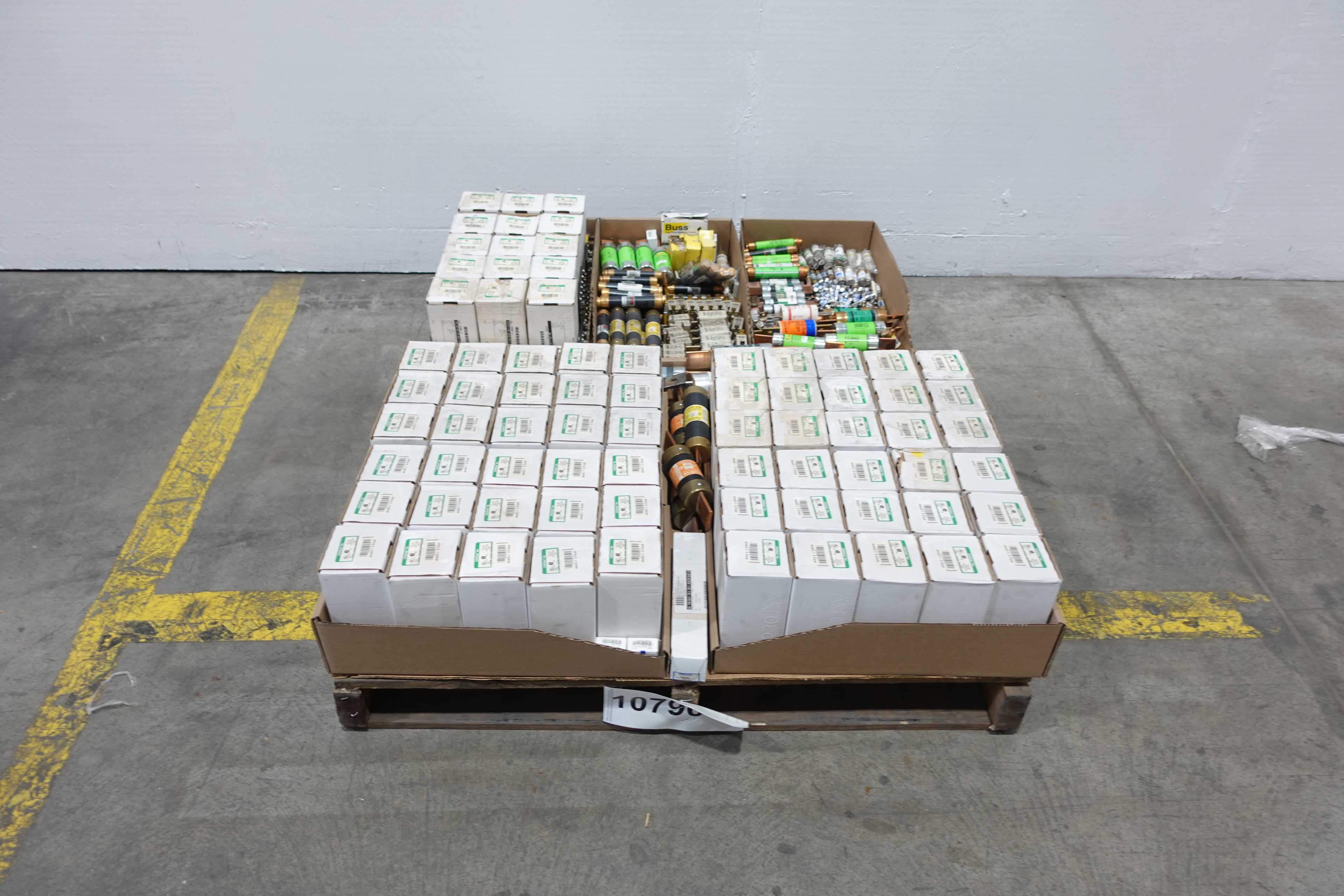 SKU 1079612 - PALLET OF ASSORTED FUSES - FUSES