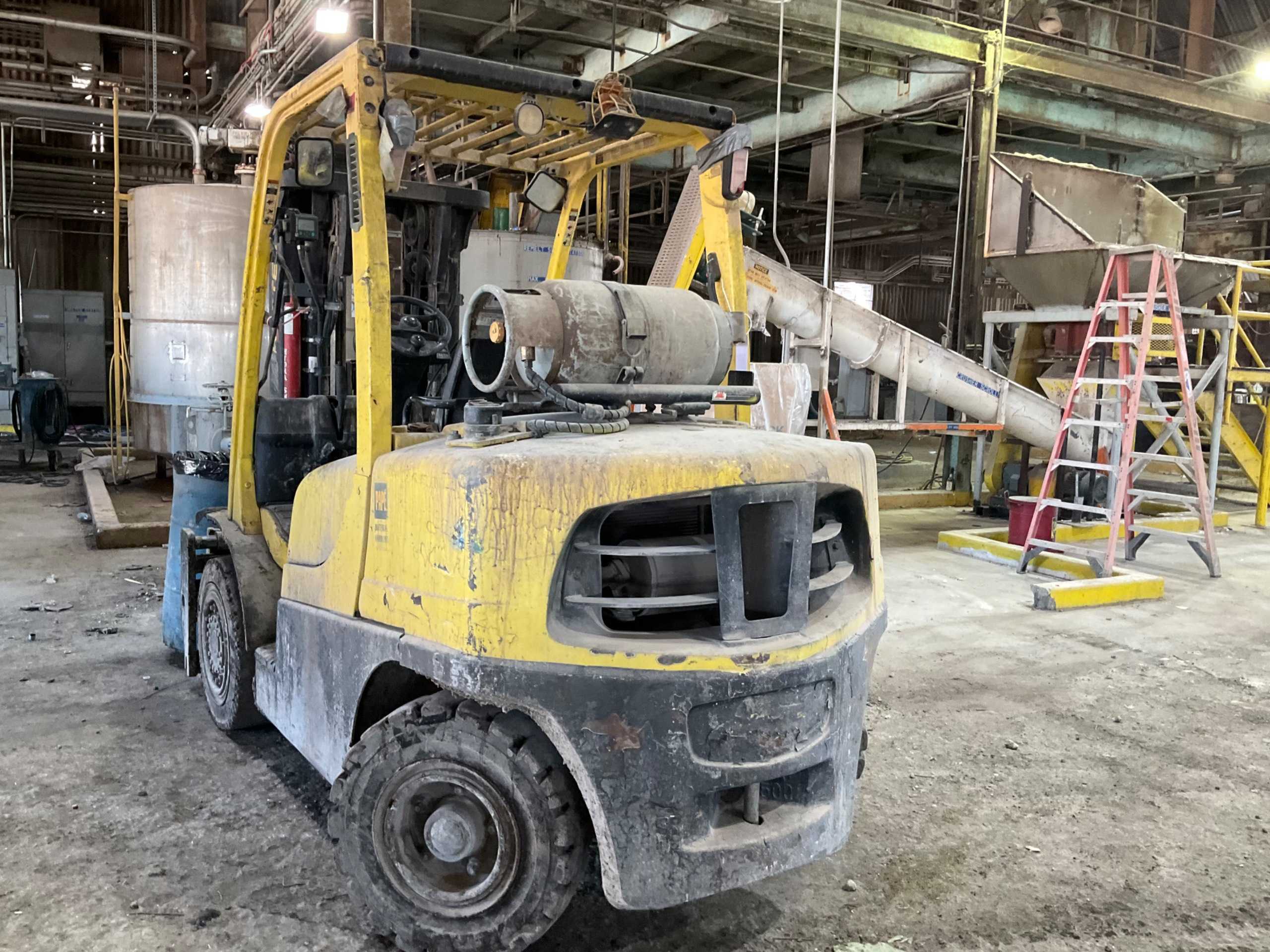 HYSTER H80FT SIT-DOWN FORKLIFT - SIT-DOWN FORKLIFT