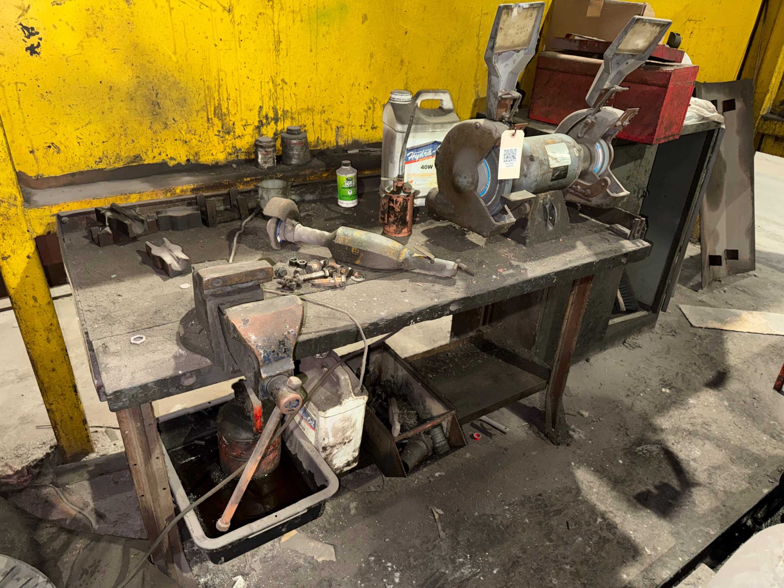 Work Table with Vise & Bench Grinder - BENCH GRINDERS