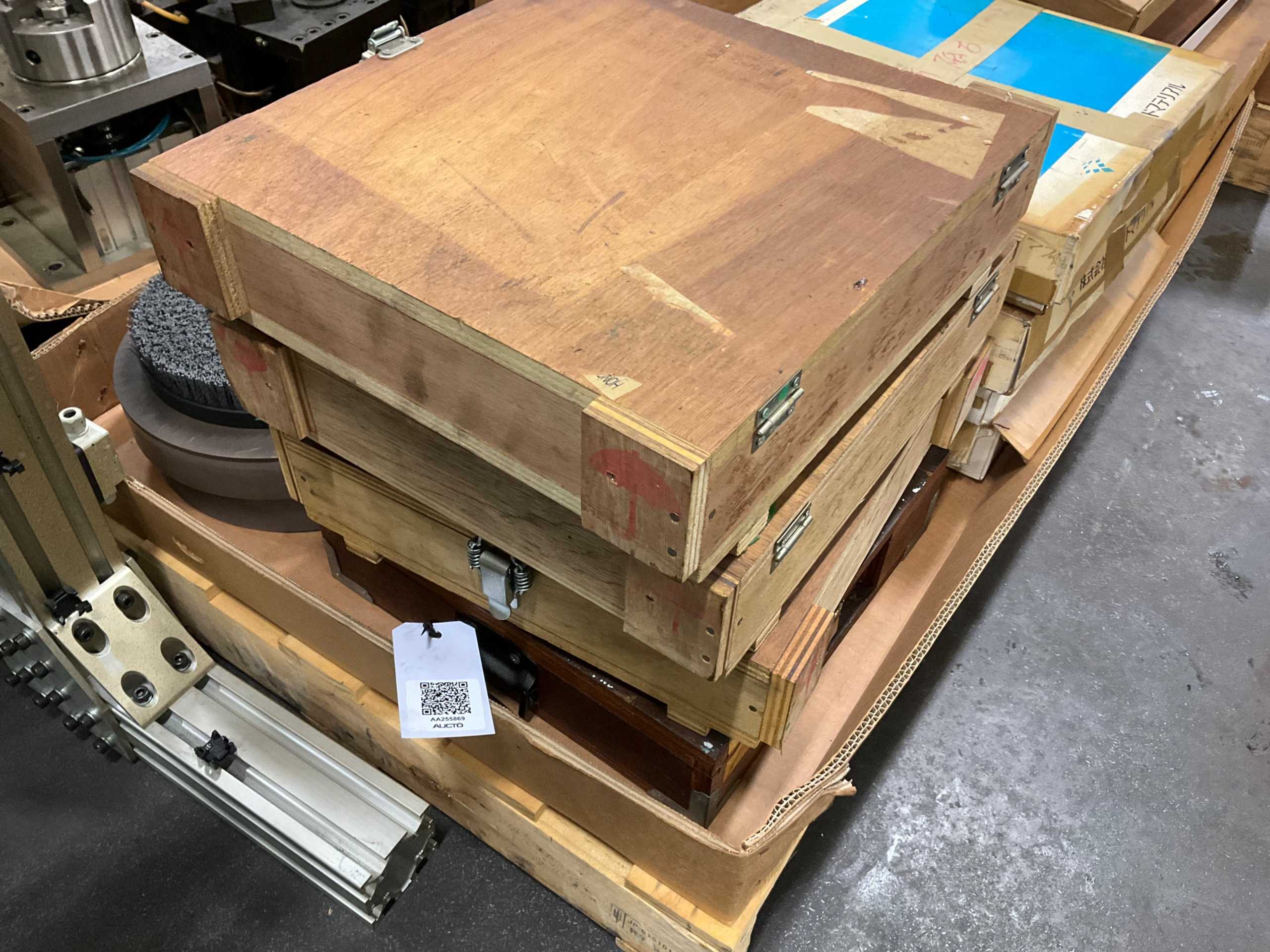 BULK QTY OF INDUSTRIAL PARTS - INDUSTRIAL PARTS
