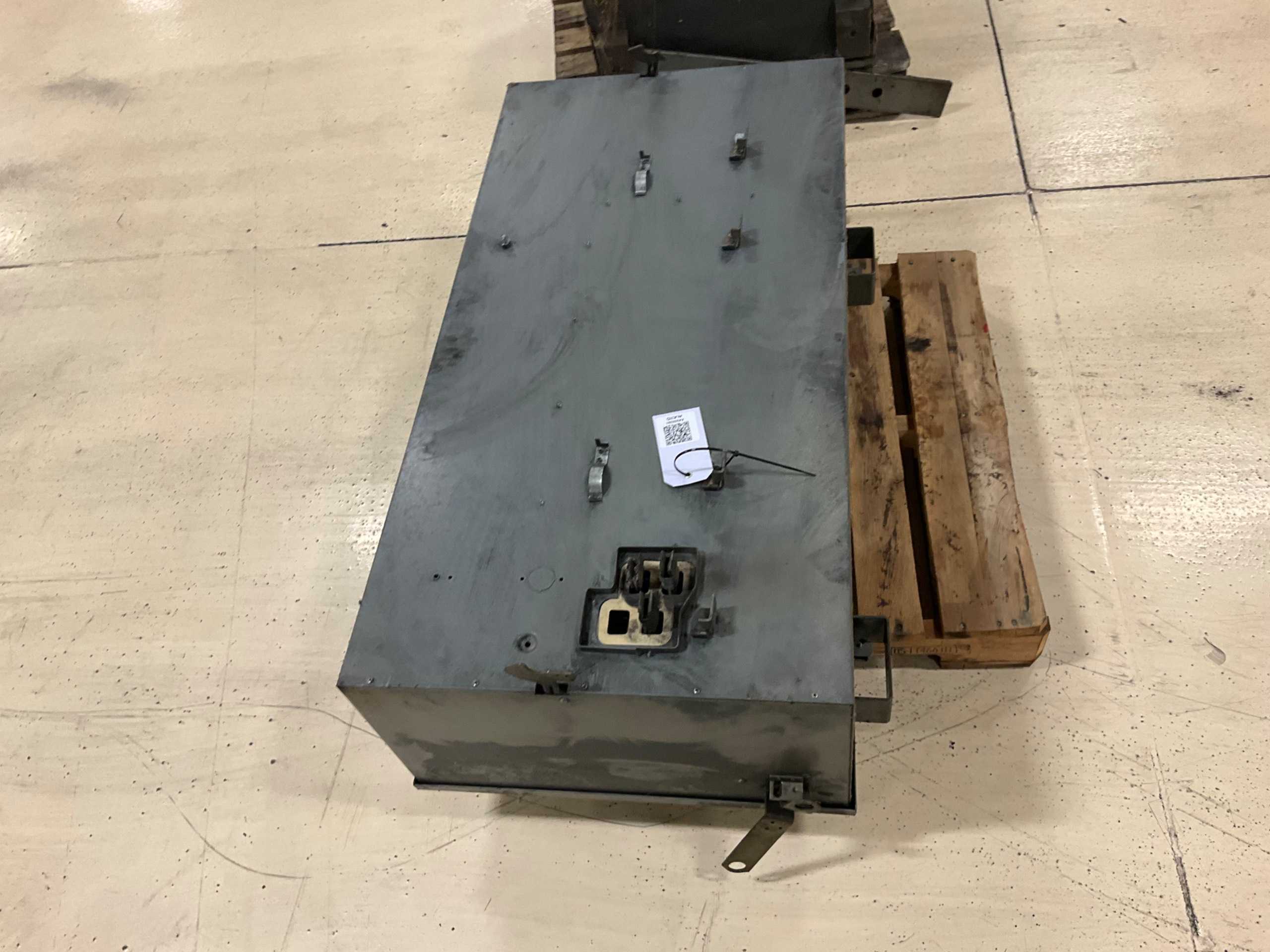BUS PLUG - ELECTRICAL ENCLOSURES