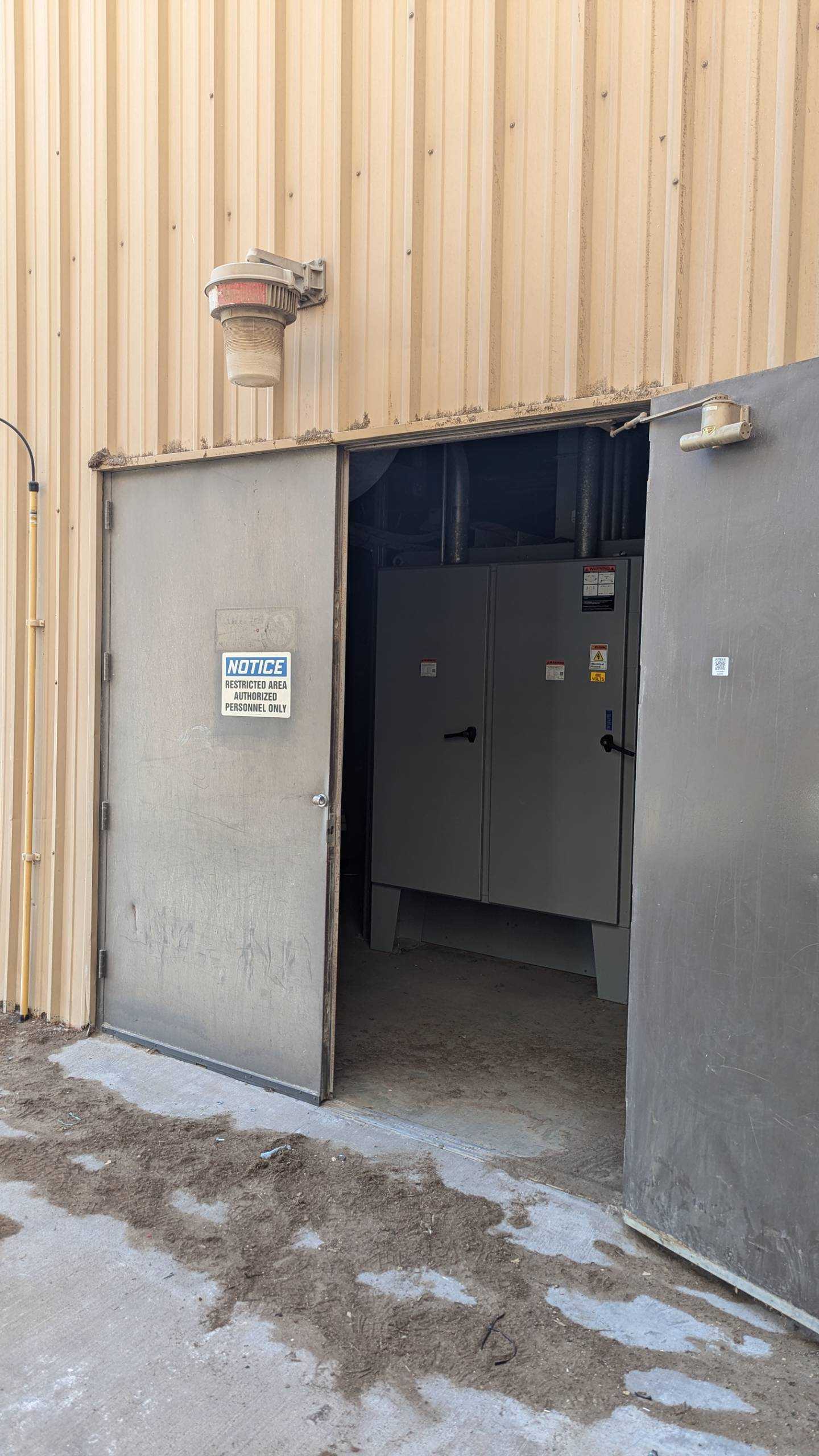 ELECTRICAL ROOM CONTAINING MOTOR CONTROL CENTERS, PANELS, TRANSFORMERS, WIRE - ELECTRICAL PARTS