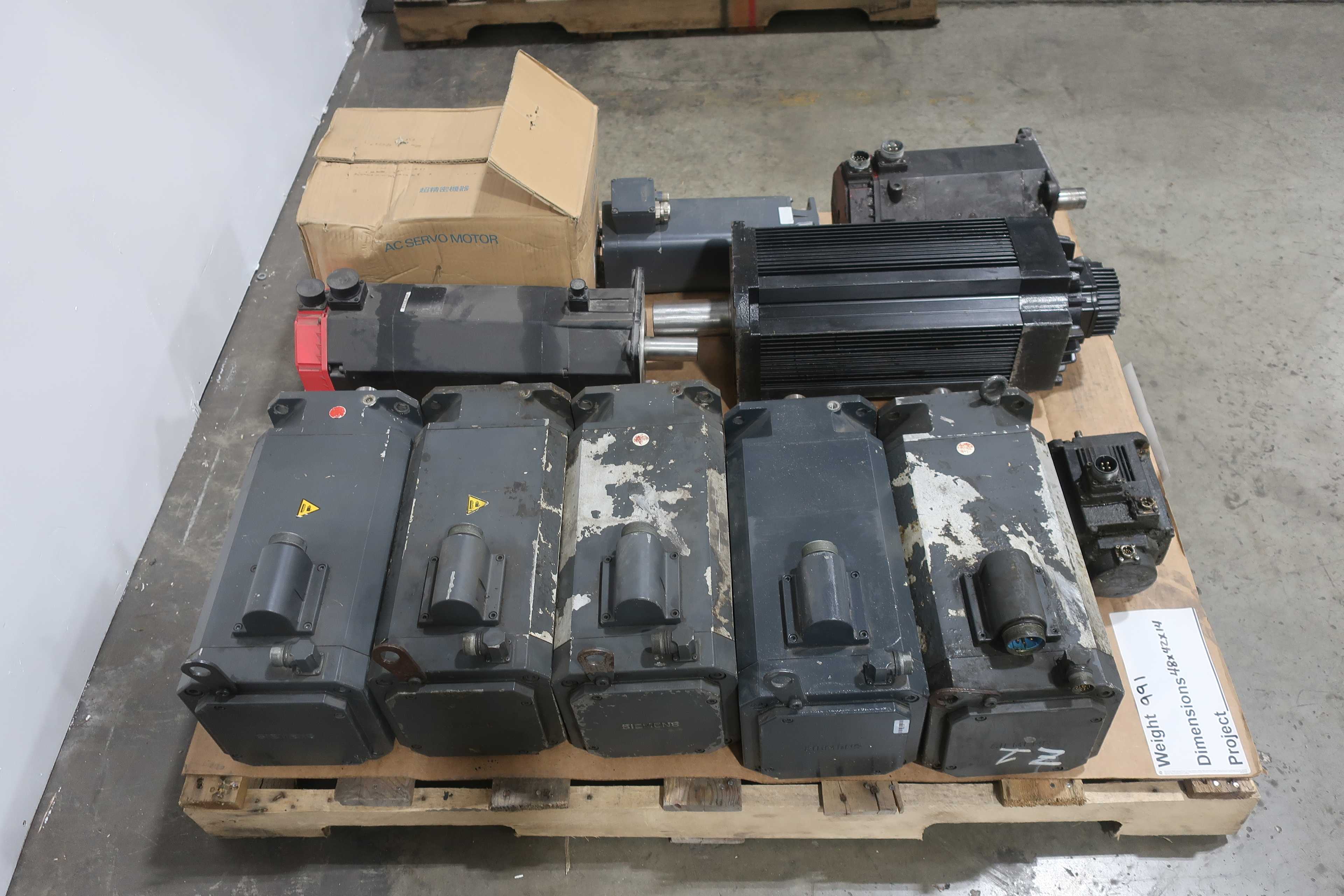 PALLET OF ASSORTED SERVO MOTORS - SERVO MOTORS