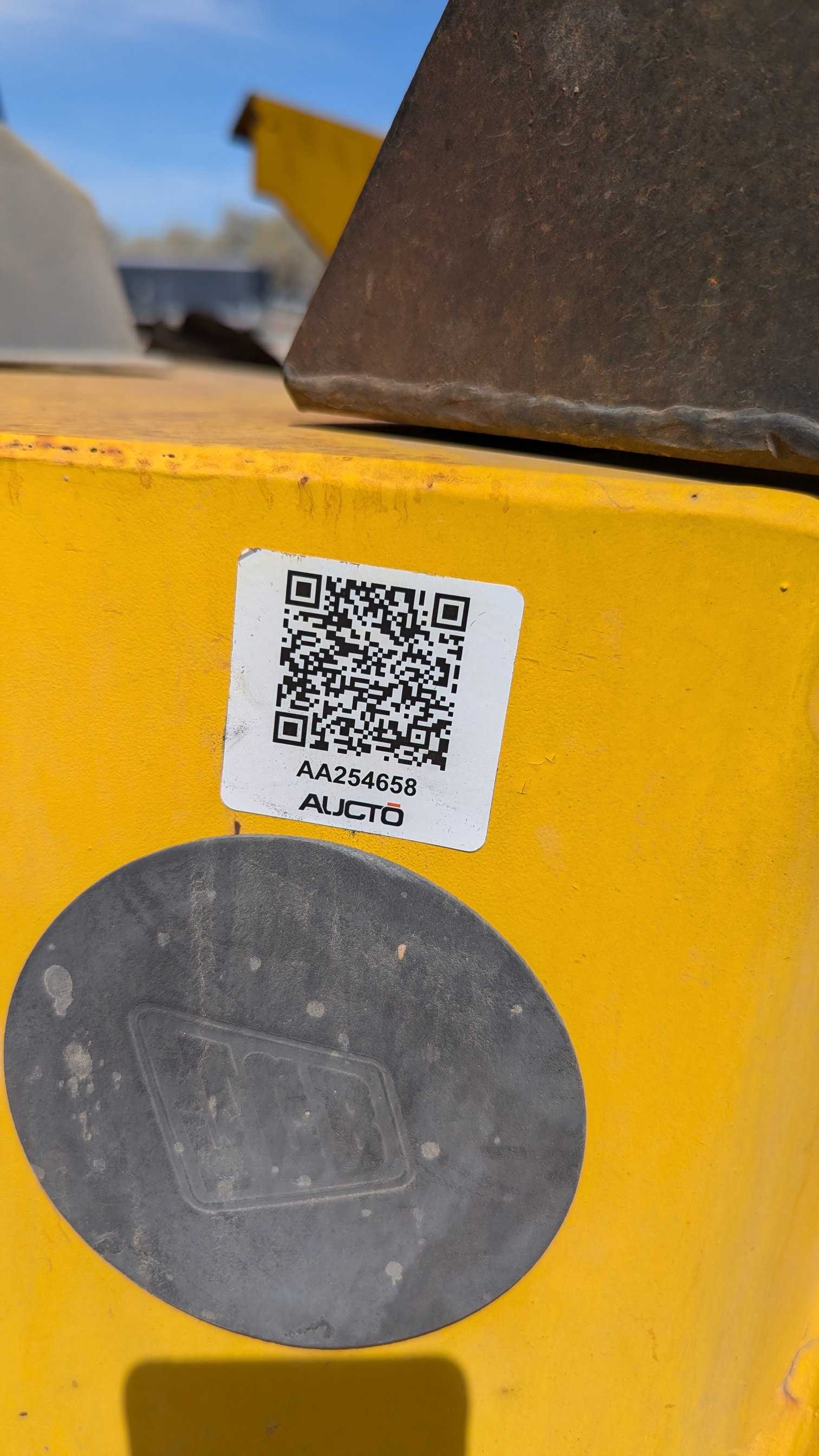 JCB BACKHOE LOADER - BACKHOE LOADERS