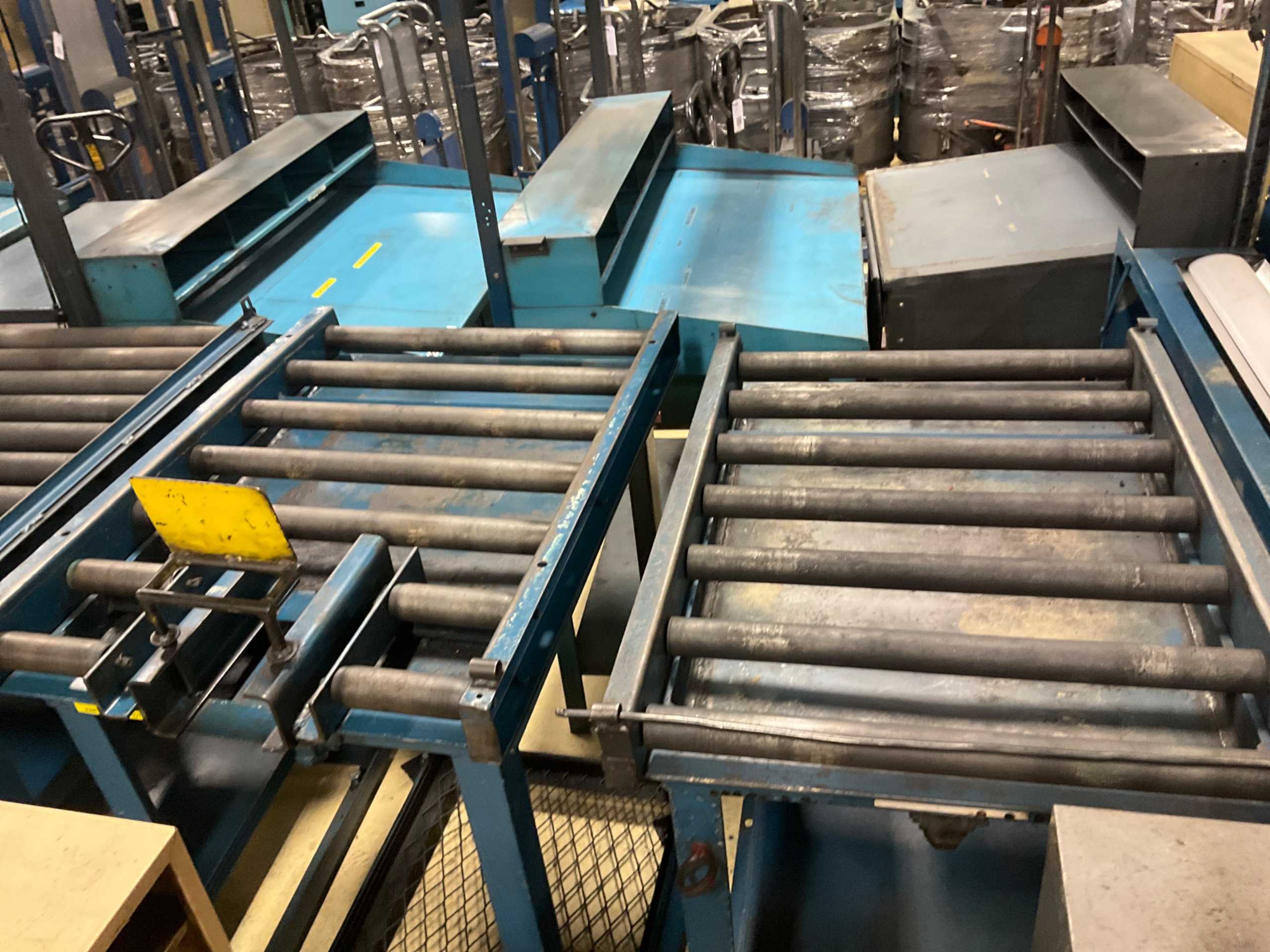 QTY: 6 ROLLER CONVEYOR - ROLLER CONVEYOR