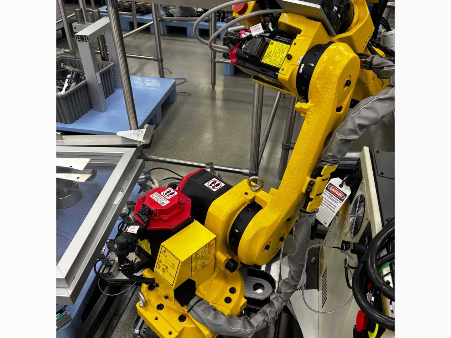 2019 FANUC M-10IA-10MS ROBOT & CONTROLLER ASSEMBLY - ROBOT & CONTROLLER ASSEMBLY