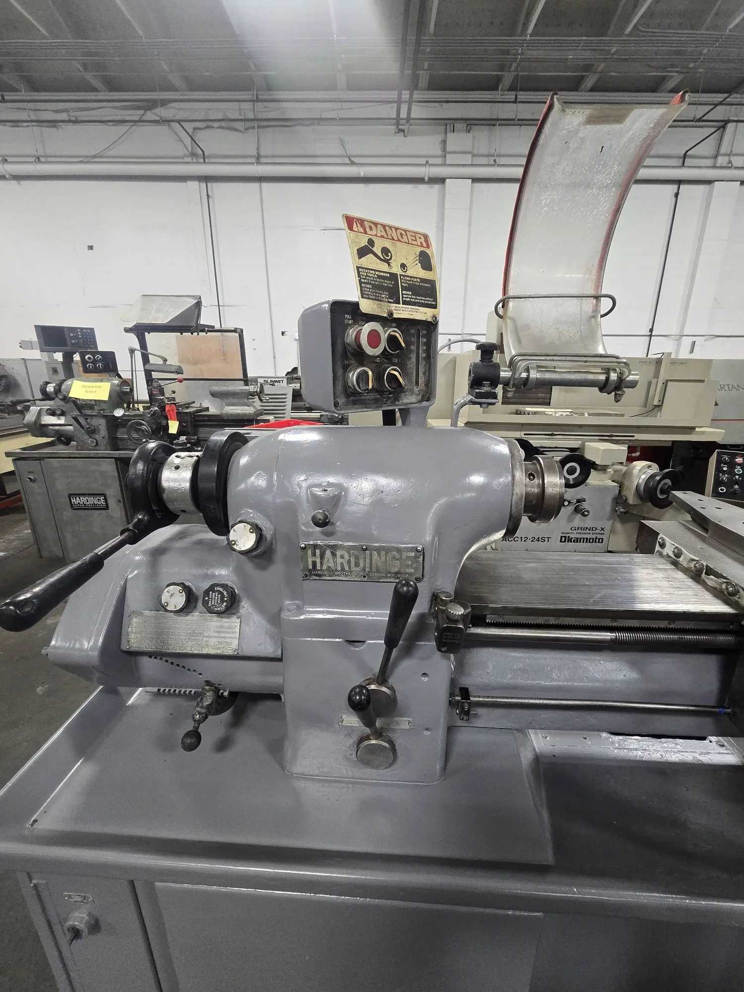 HARDINGE HLV-H-EM TOOL ROOM LATHE, 11" X 18", 125-3000 RPM, INCH/METRIC THREADING - MANUAL LATHES