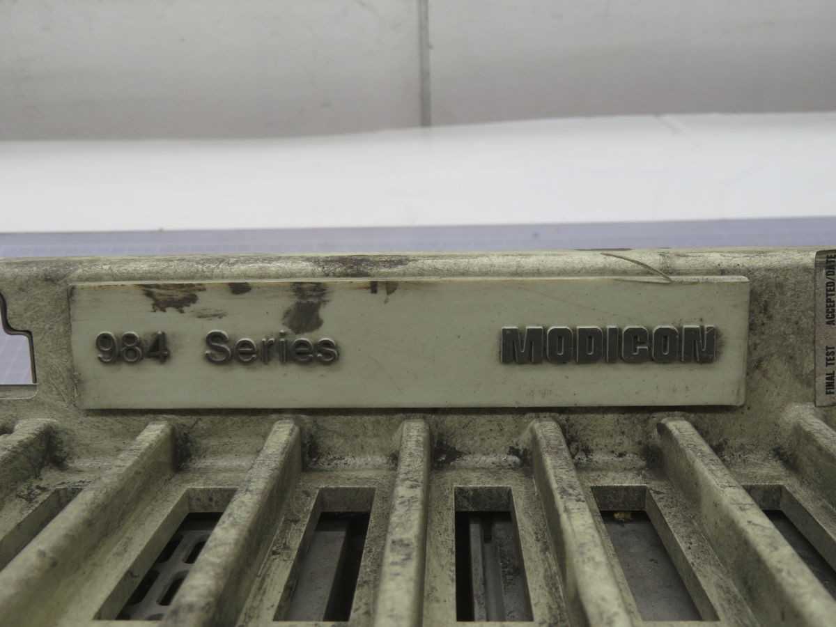 MODICON AS-H827-209 PLC, 11 SLOT, 24VDC, 16 AXIS MOTION, 8 CH ANALOG IN, 32 PT DIGITAL OUT - PLC MODULES