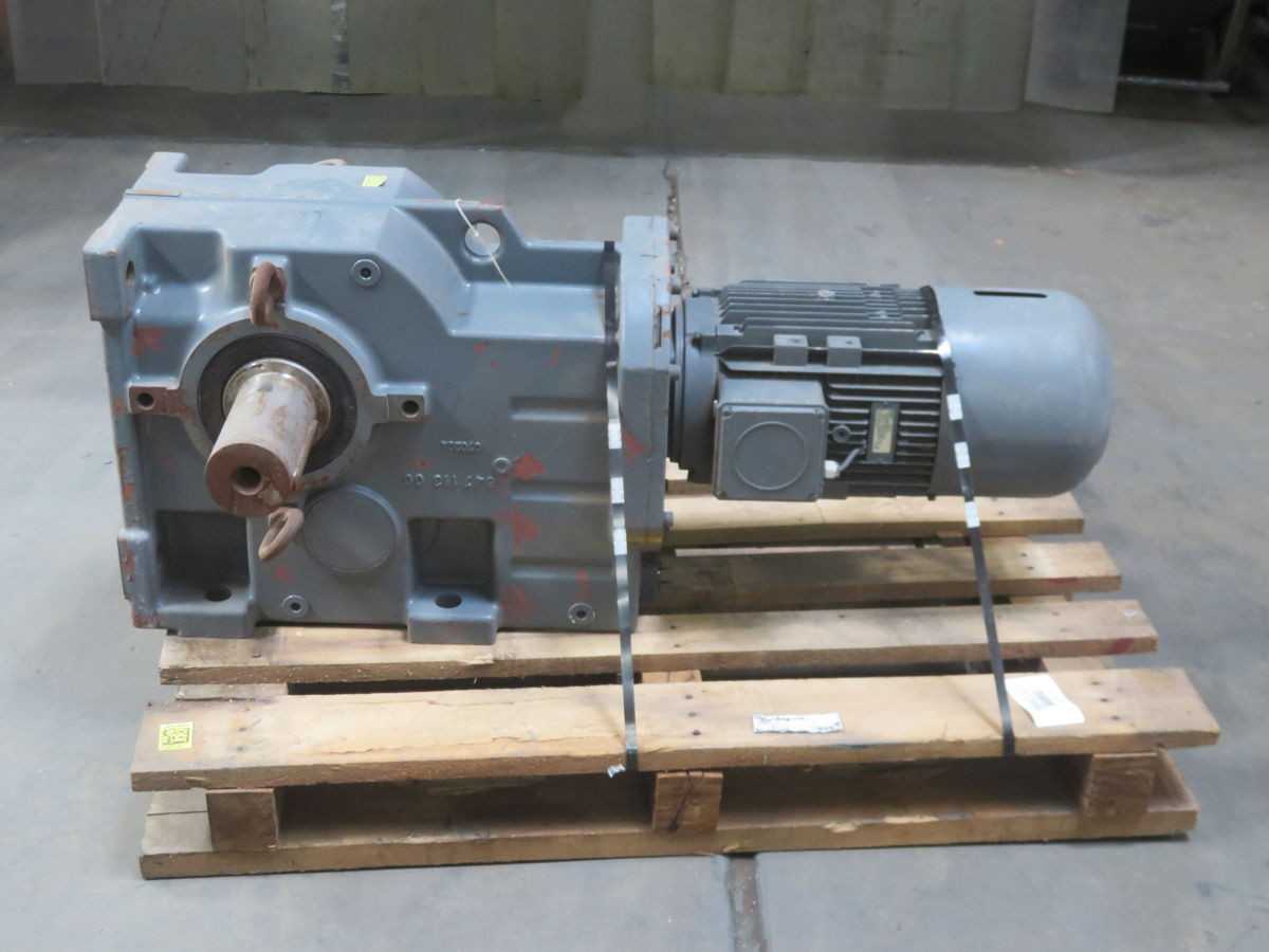 FLENDER K148-M132SB4-L80/63NH 0122708/2 HELICAL-BEVEL GEARMOTOR, 5.5KW, 1450RPM, IP55 - GEARMOTOR