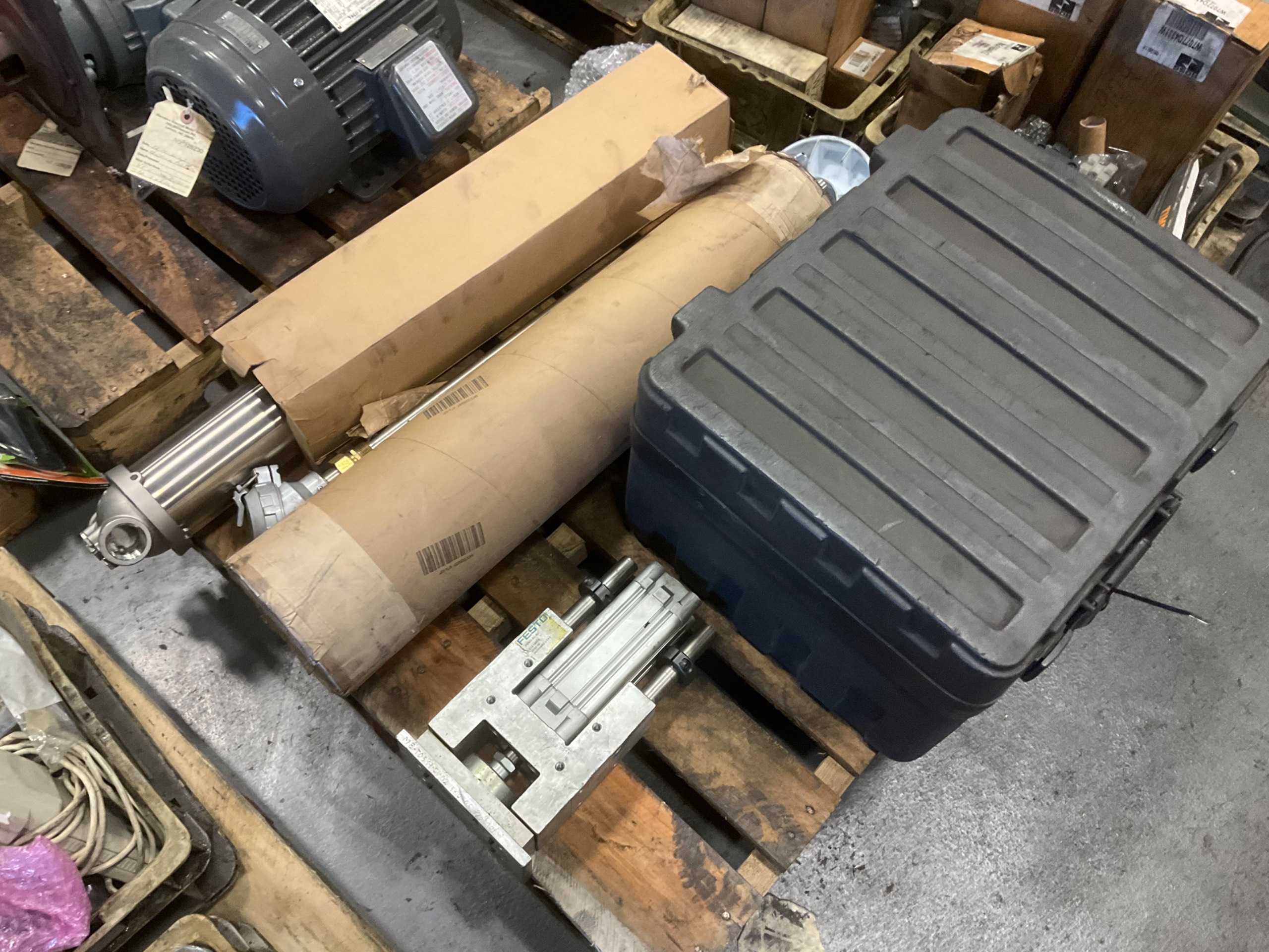 BULK QTY OF INDUSTRIAL PARTS - INDUSTRIAL PARTS