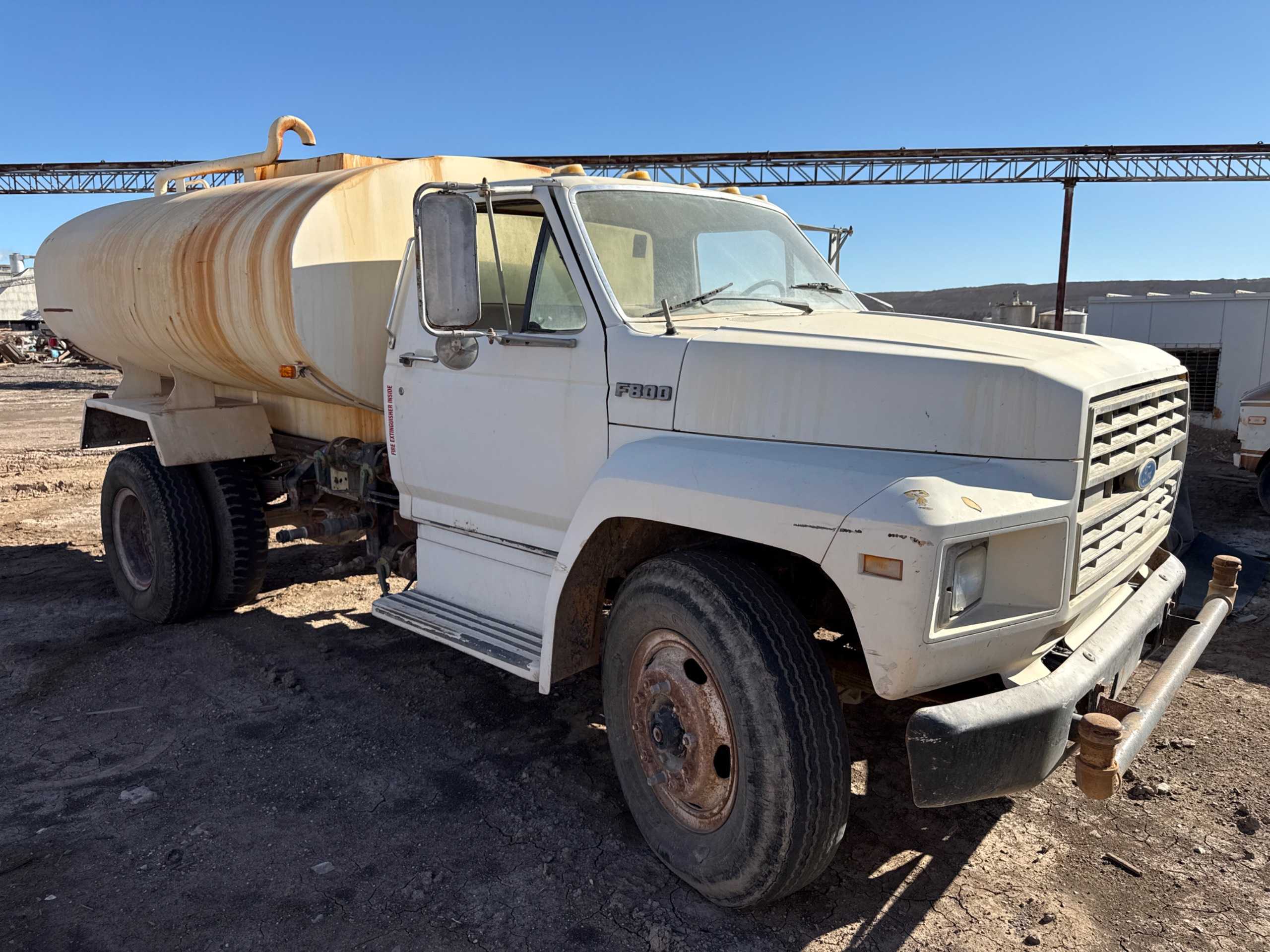 1987 FORD F800 TANKER TRUCK - TANKER TRUCKS