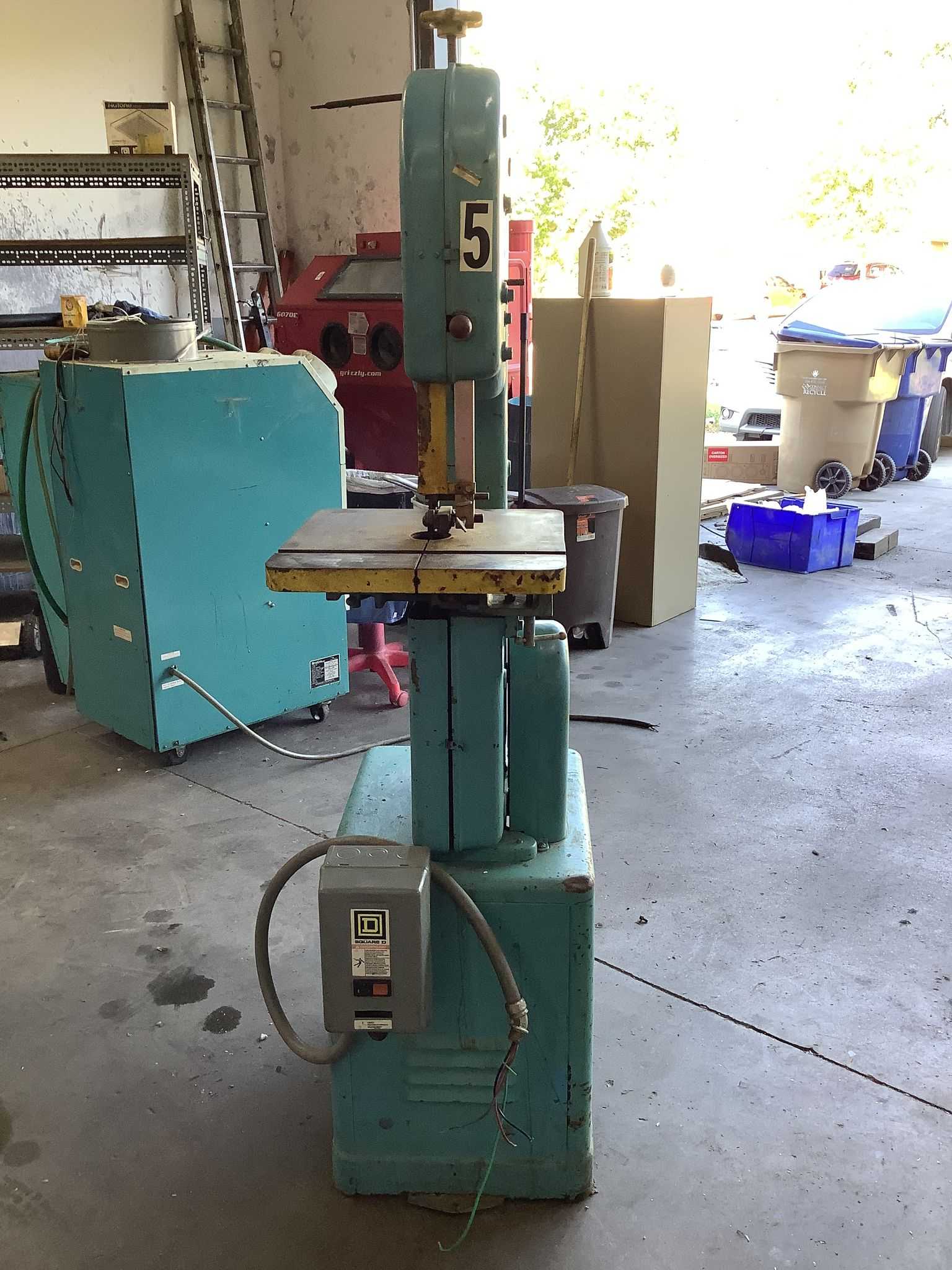 POWER MATIC 141 VERTICAL BAND SAW - VERTICAL BAND SAW