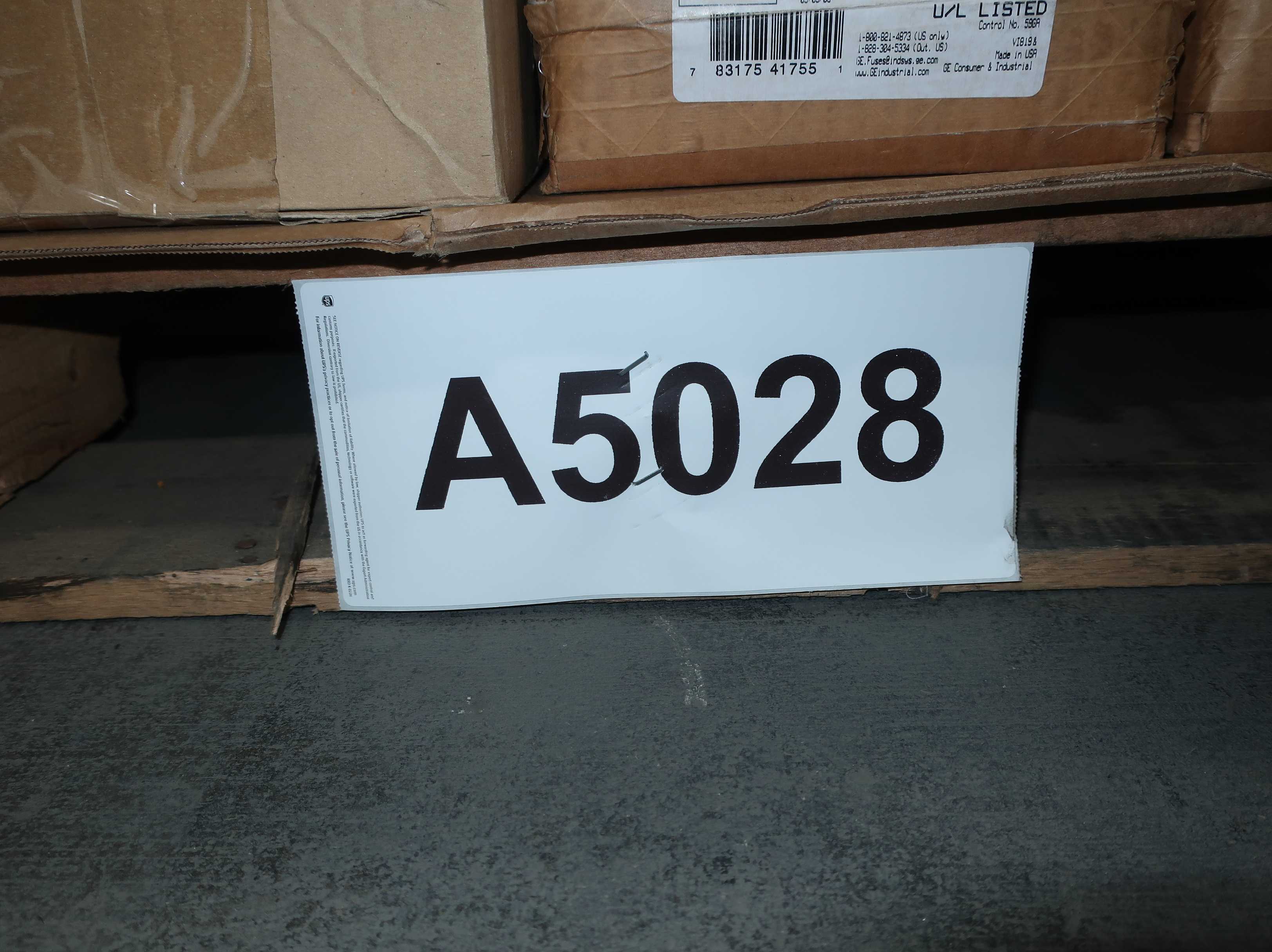 BULK QTY OF ASSORTED ELECTRICAL - ELECTRICAL COMPONENTS