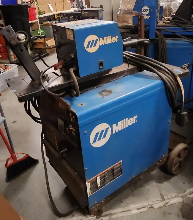 MILLER CP-302 WELDER - undefined