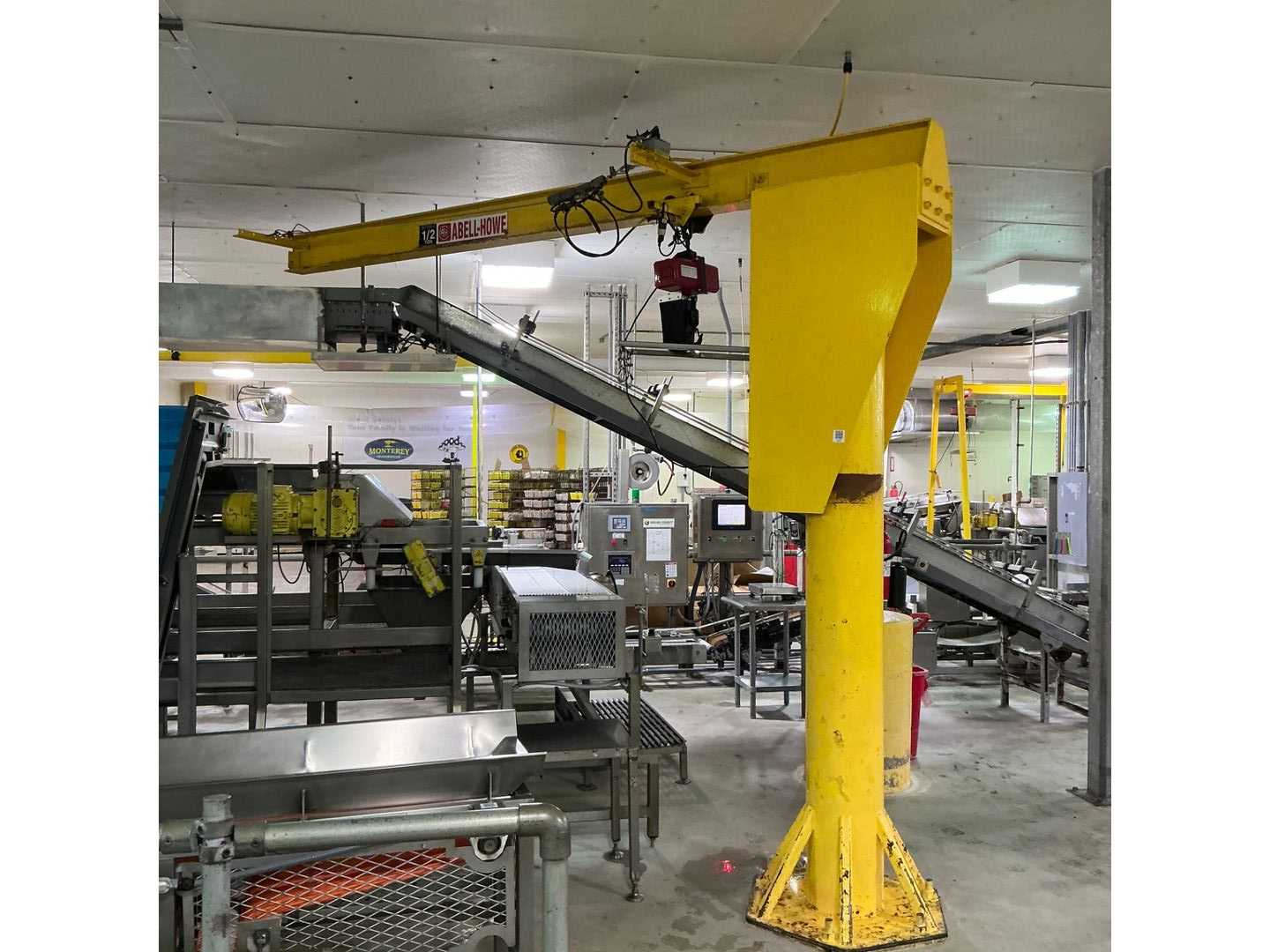 ABELL-HOWE 1/2 TON JIB CRANE WITH HOIST - JIB CRANE