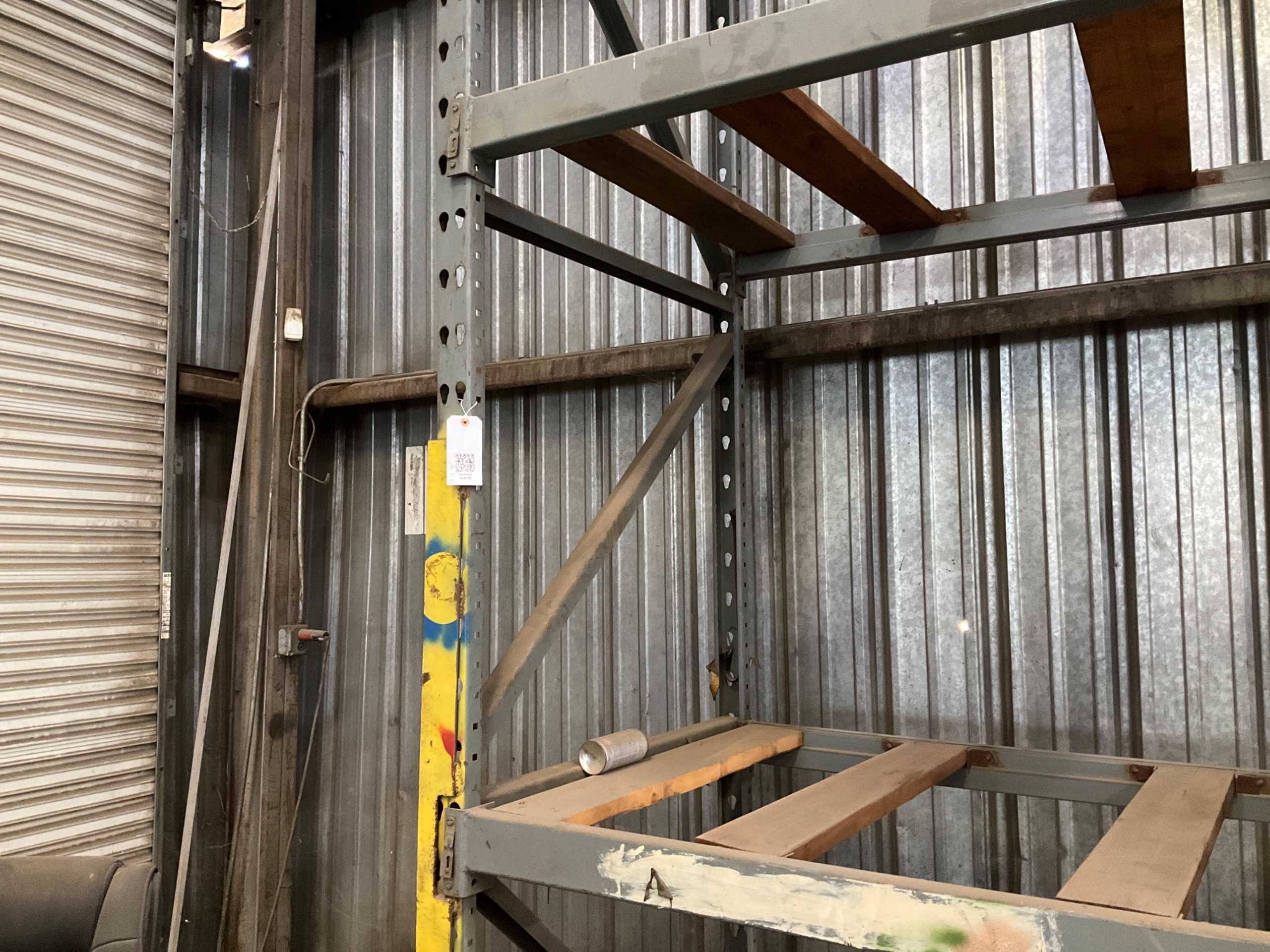 BULK QTY OF PALLET RACKING - PALLET RACKING