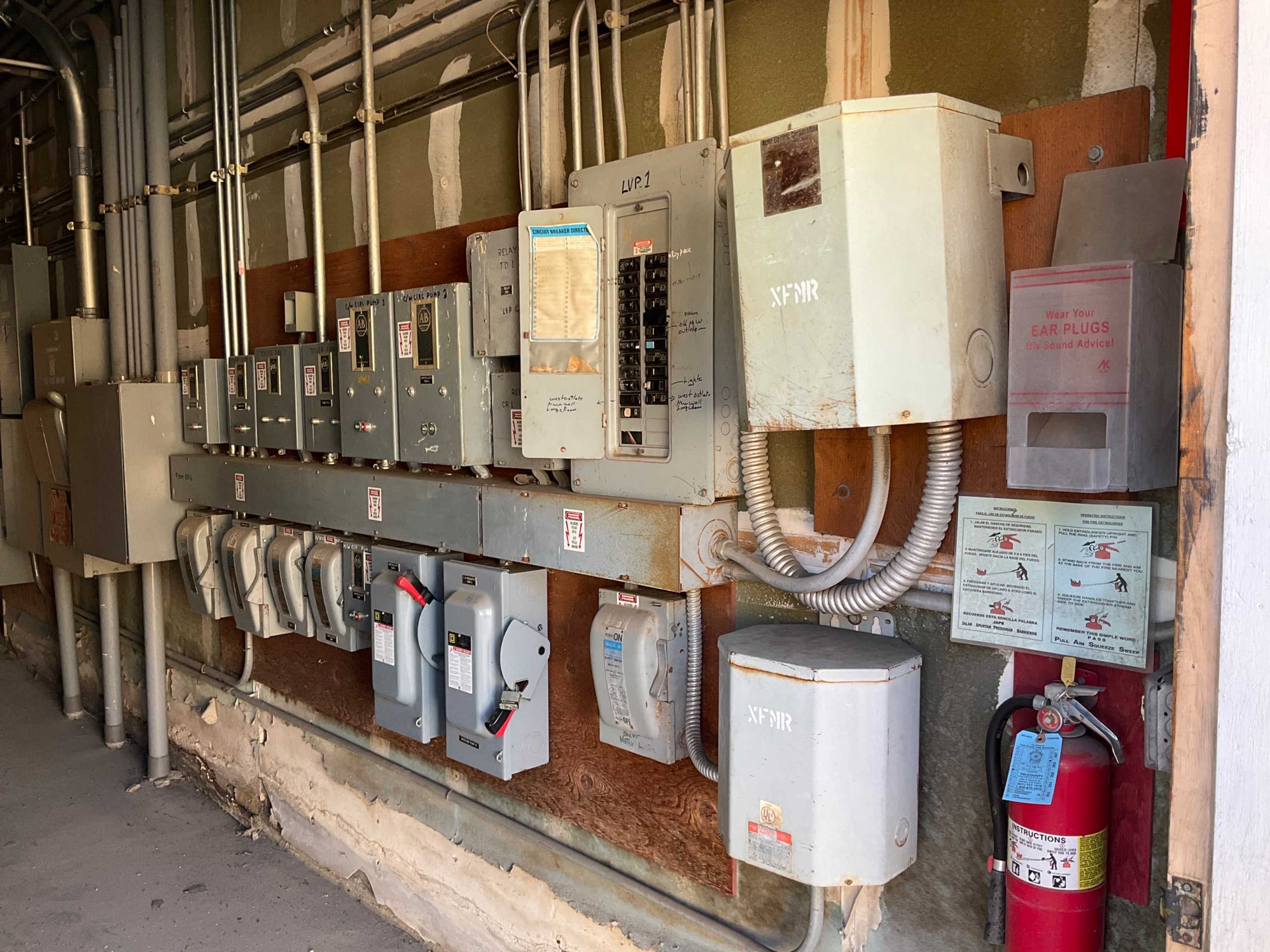 BULK QTY OF AUTOMATION & CONTROLS - AUTOMATION & CONTROLS
