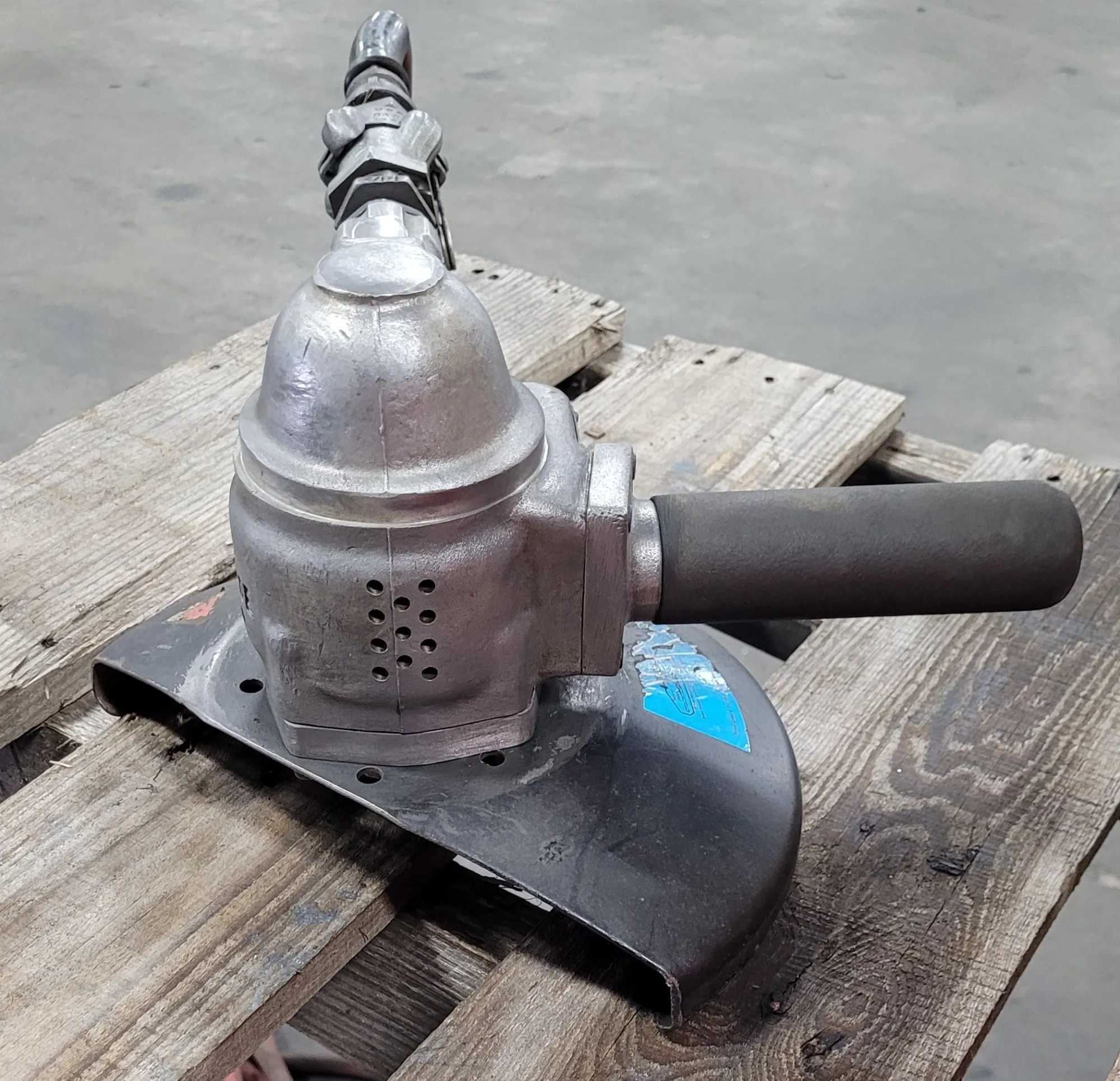 TOP CAT 54 AVK VERTICAL AIR GRINDER, 6000 RPM, 90 PSI, 9" GUARD, HOSE & GRINDING WHEELS - MACHINE TOOLING