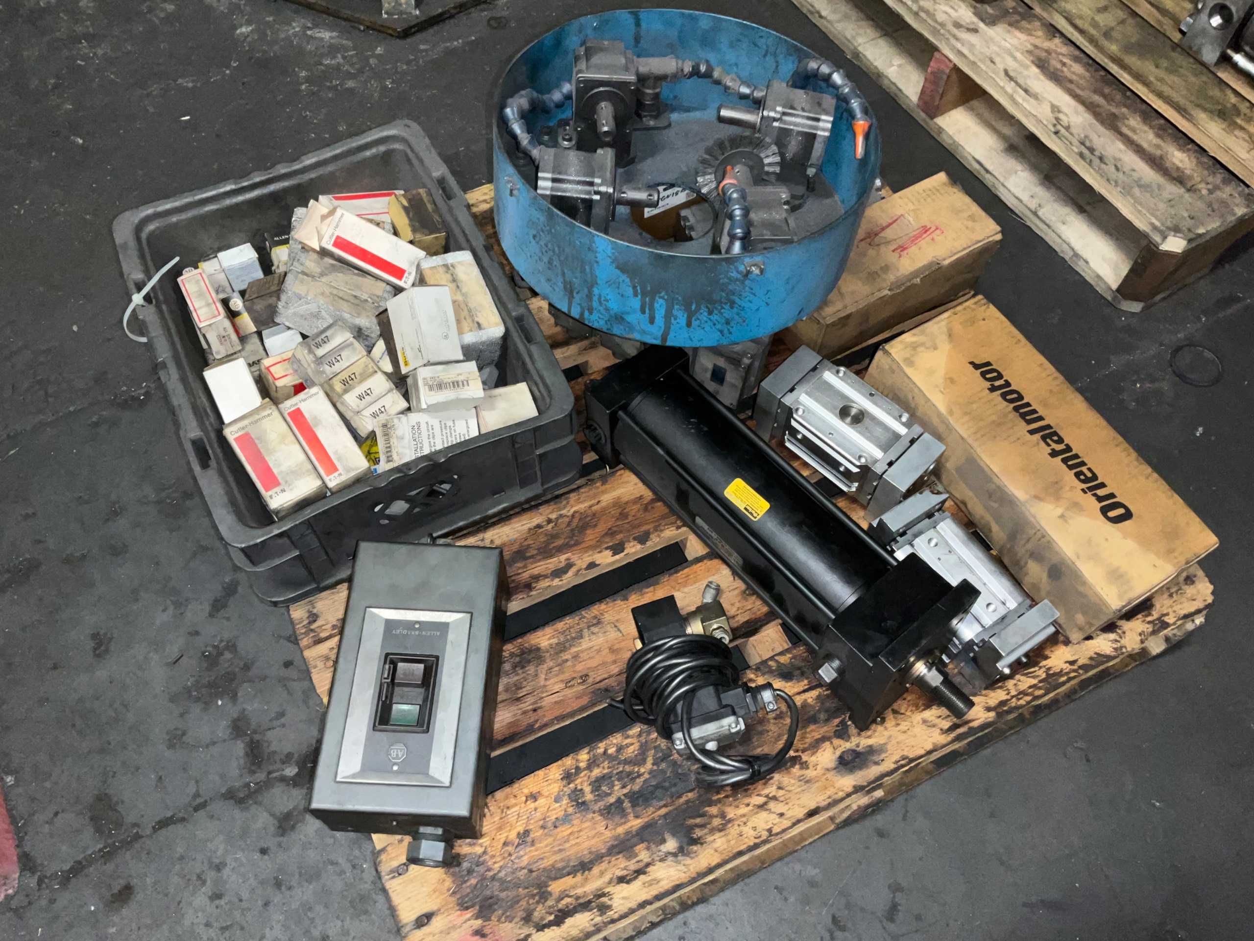 BULK QTY OF INDUSTRIAL PARTS