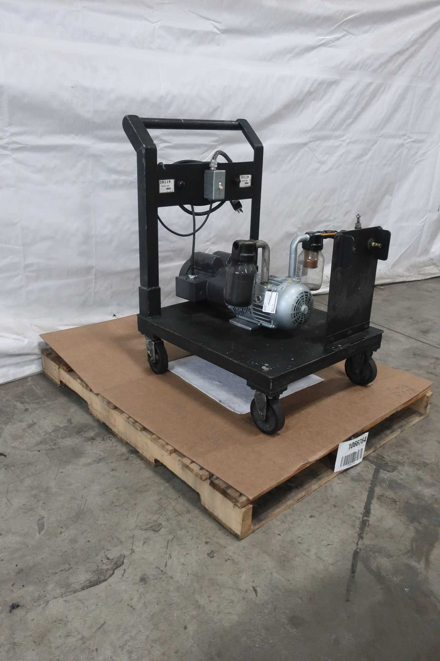 GAST 2567-V108 4Z470 OIL-LESS VACUUM PUMP - VACUUM PUMP