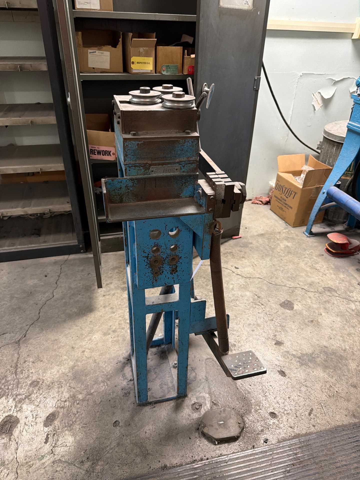 Manual Rod/Wire Straightener - WIRE STRAIGHTENING & CUTTING MACHINES