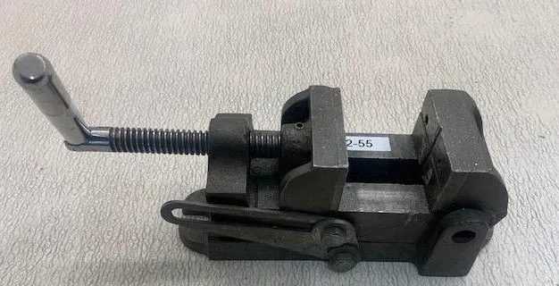 PIVOTAL VISE MACHINING VISE 2-3/4" X 2-3/4" - MACHINE TOOLING