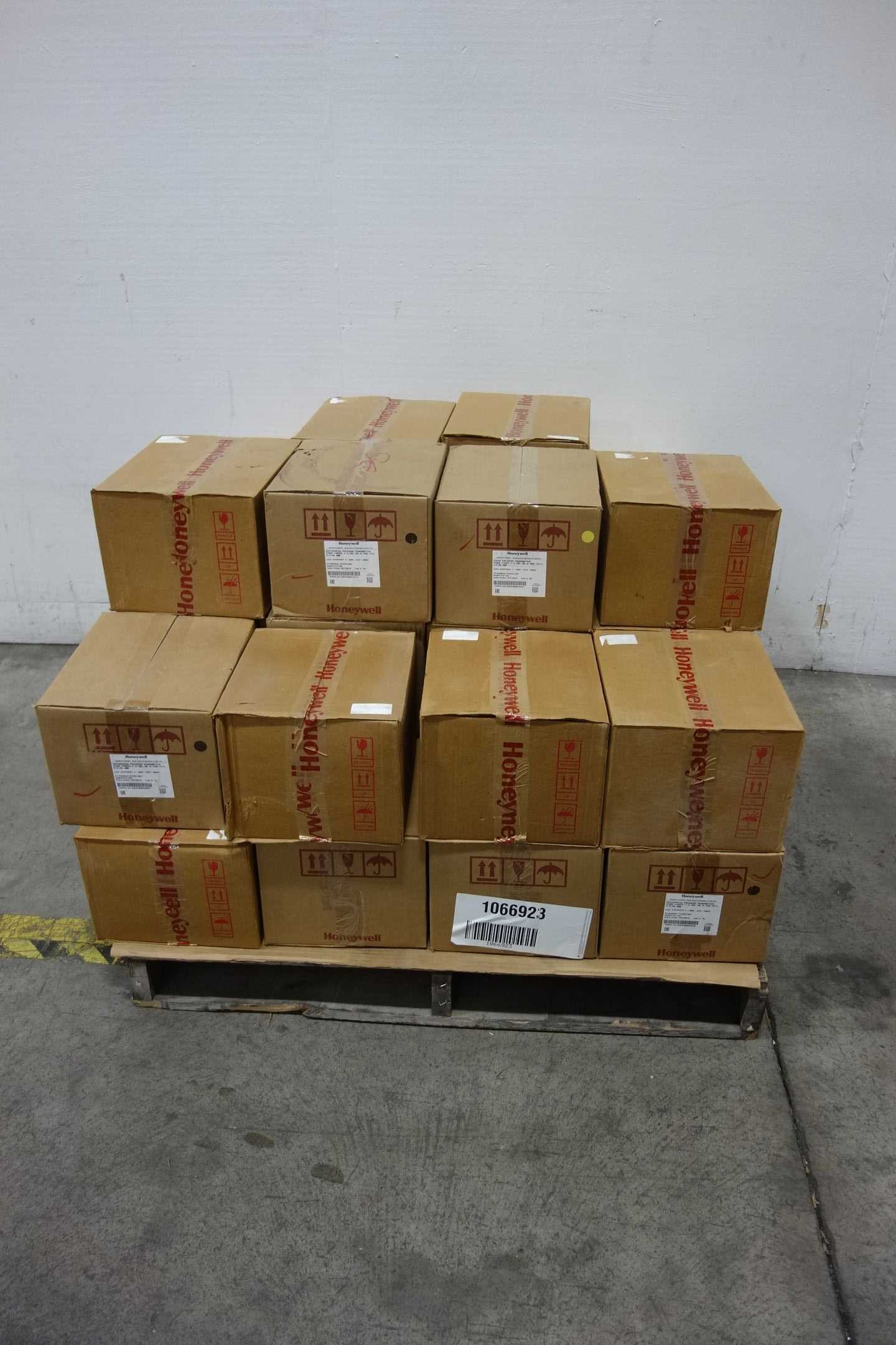 LOT OF ASSORTED HONEYWELL PRESSURE TRANSMITTERS LOT OF ASSORTED HONEYWELL PRESSURE TRANSMITTERS