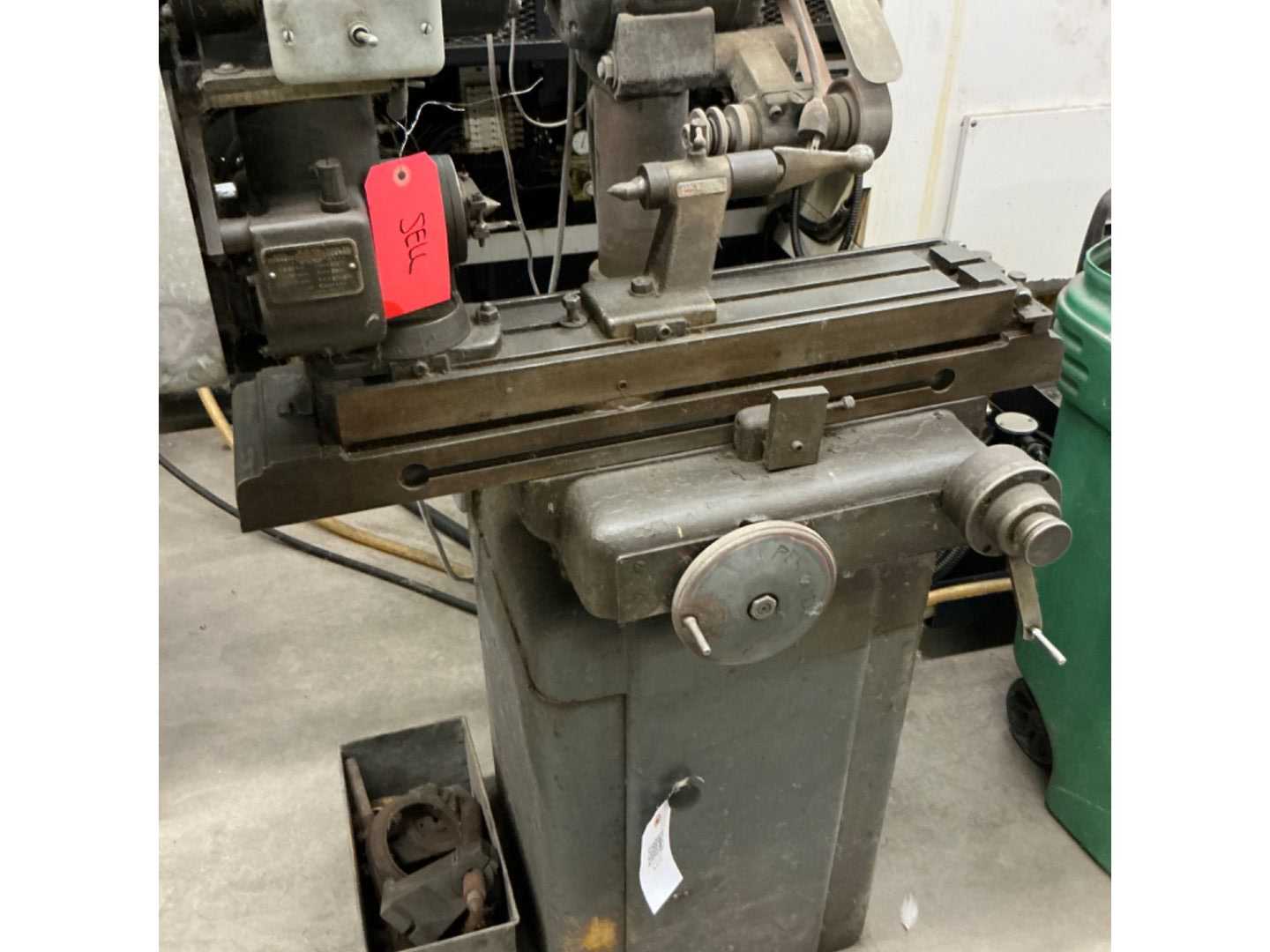 K. O. LEE COMPANY B800-7-52 TOOL GRINDING MACHINE - TOOL GRINDERS