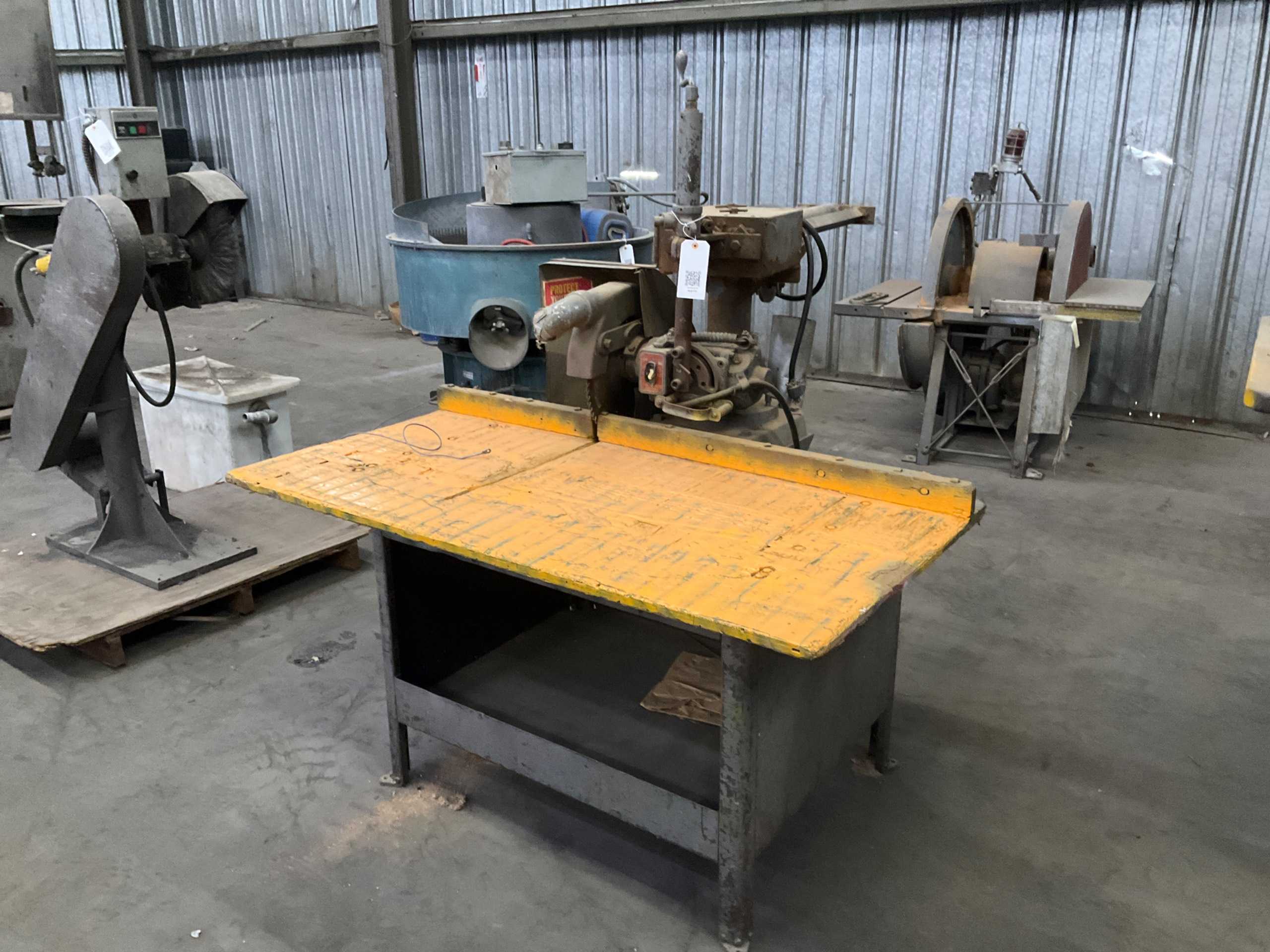 RADIAL ARM SAW WITH TABLE - METAL SAWS RADIAL ARM SAW WITH TABLE - METAL SAWS