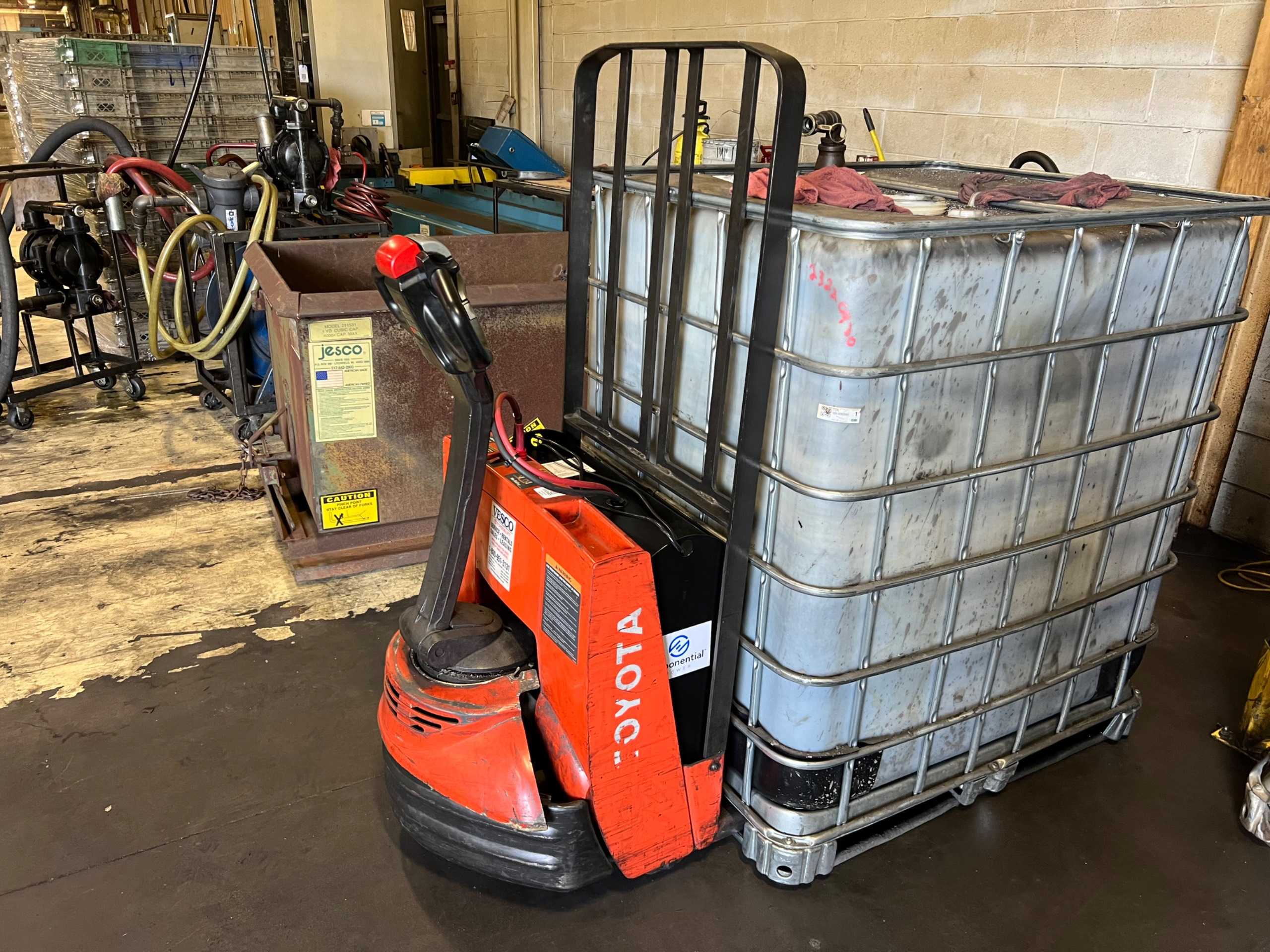 TOYOTA 7HBW23 ELECTRIC PALLET JACK -