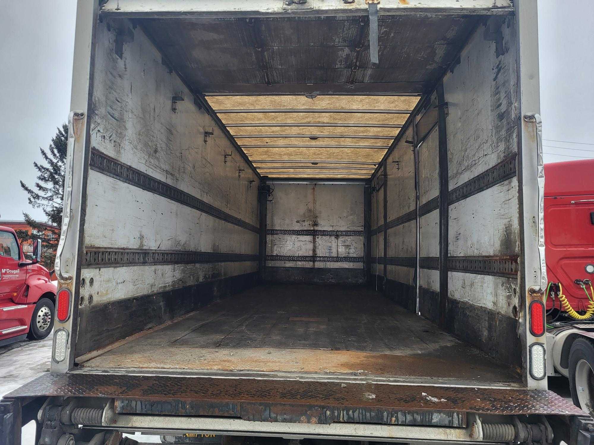 2013 FREIGHTLINER M2 106 CONVENTIONAL CAB TRUCK, 8.3L CUMMINS ISC, 6X4, 66K GVWR, AIR BRAKES - BOX TRUCKS