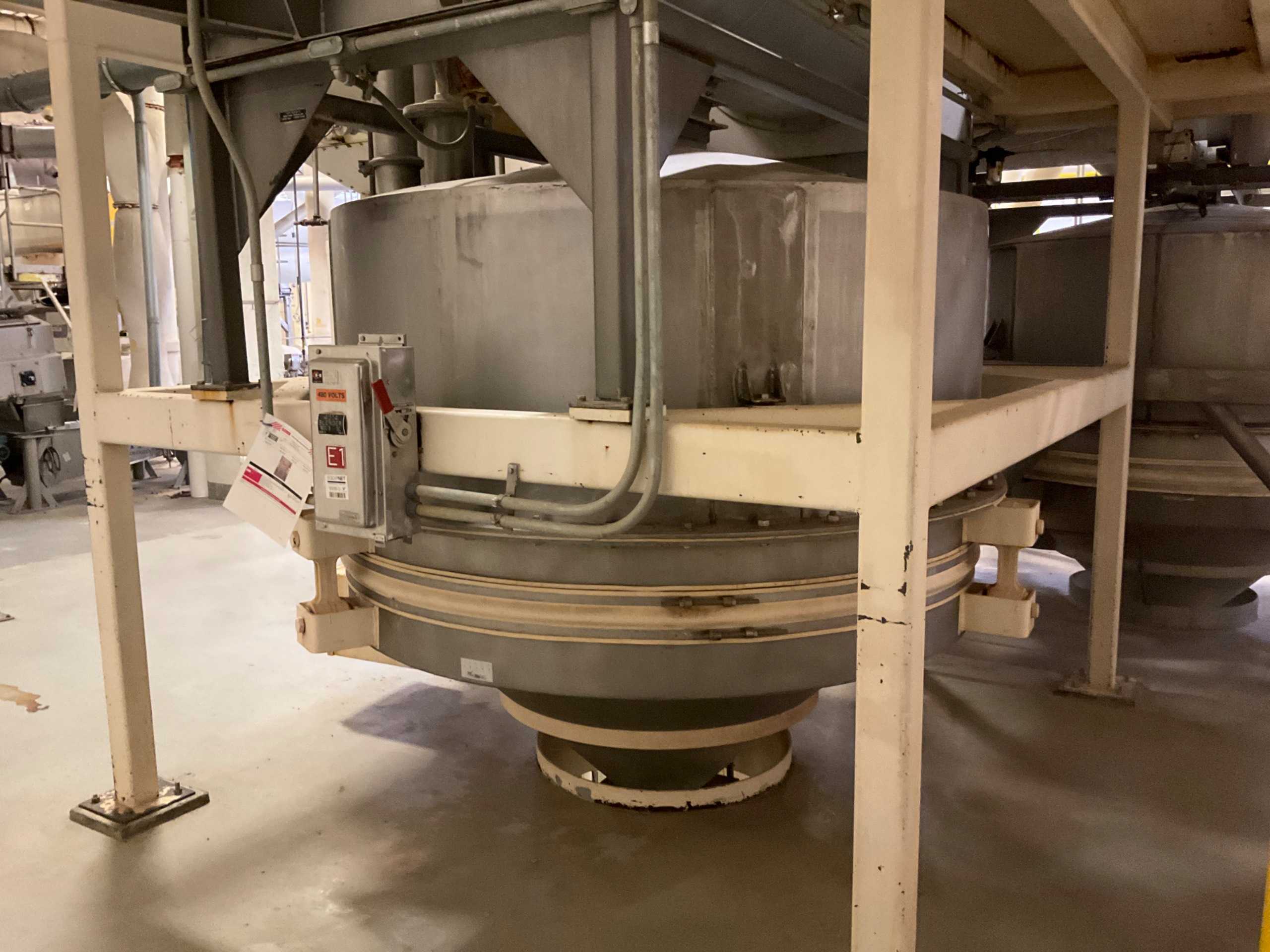 2001 CARRIER BD7 VIBRATORY STORAGE TANK - STORAGE BINS