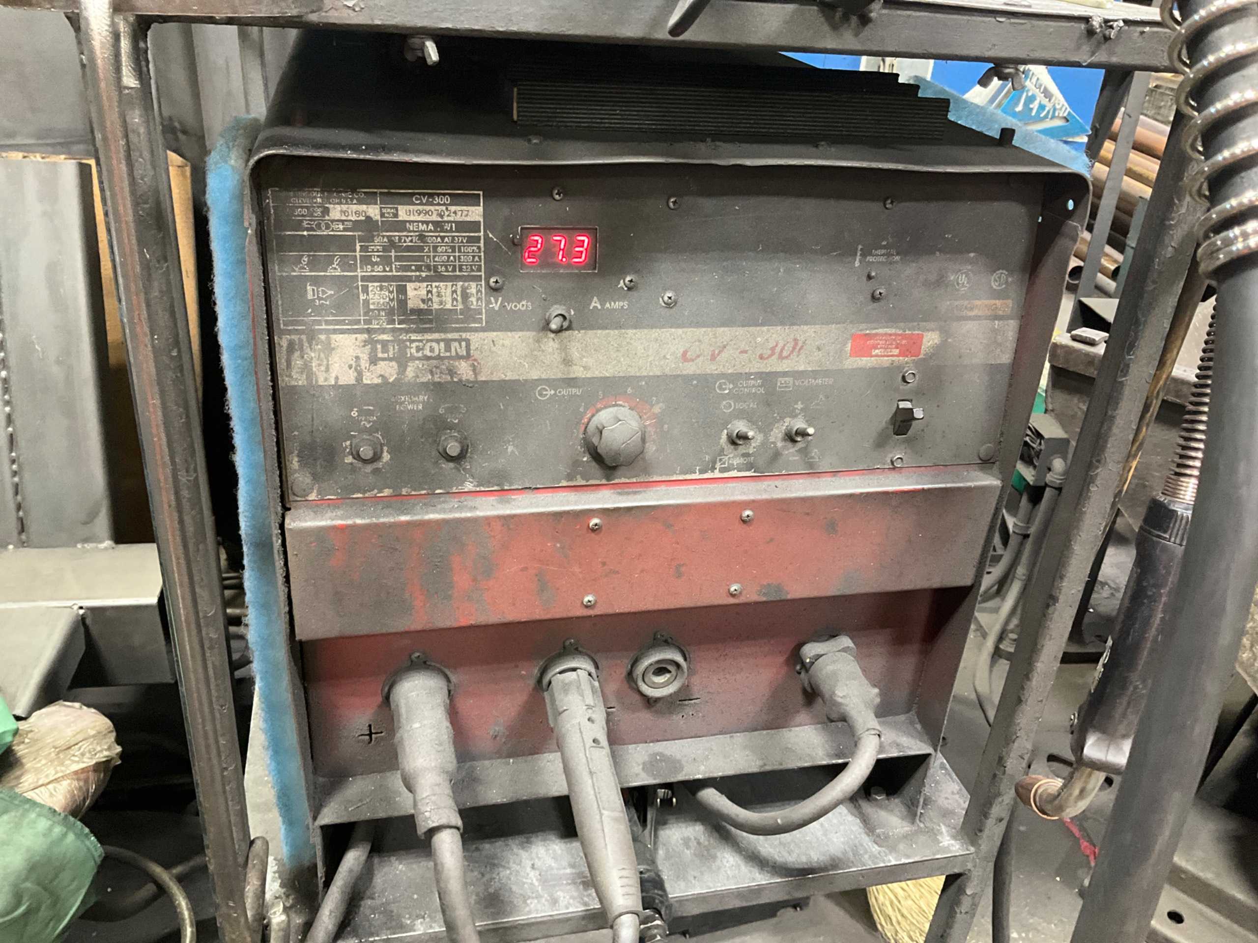 LINCOLN ELECTRIC CV-300 WELDER - WELDERS