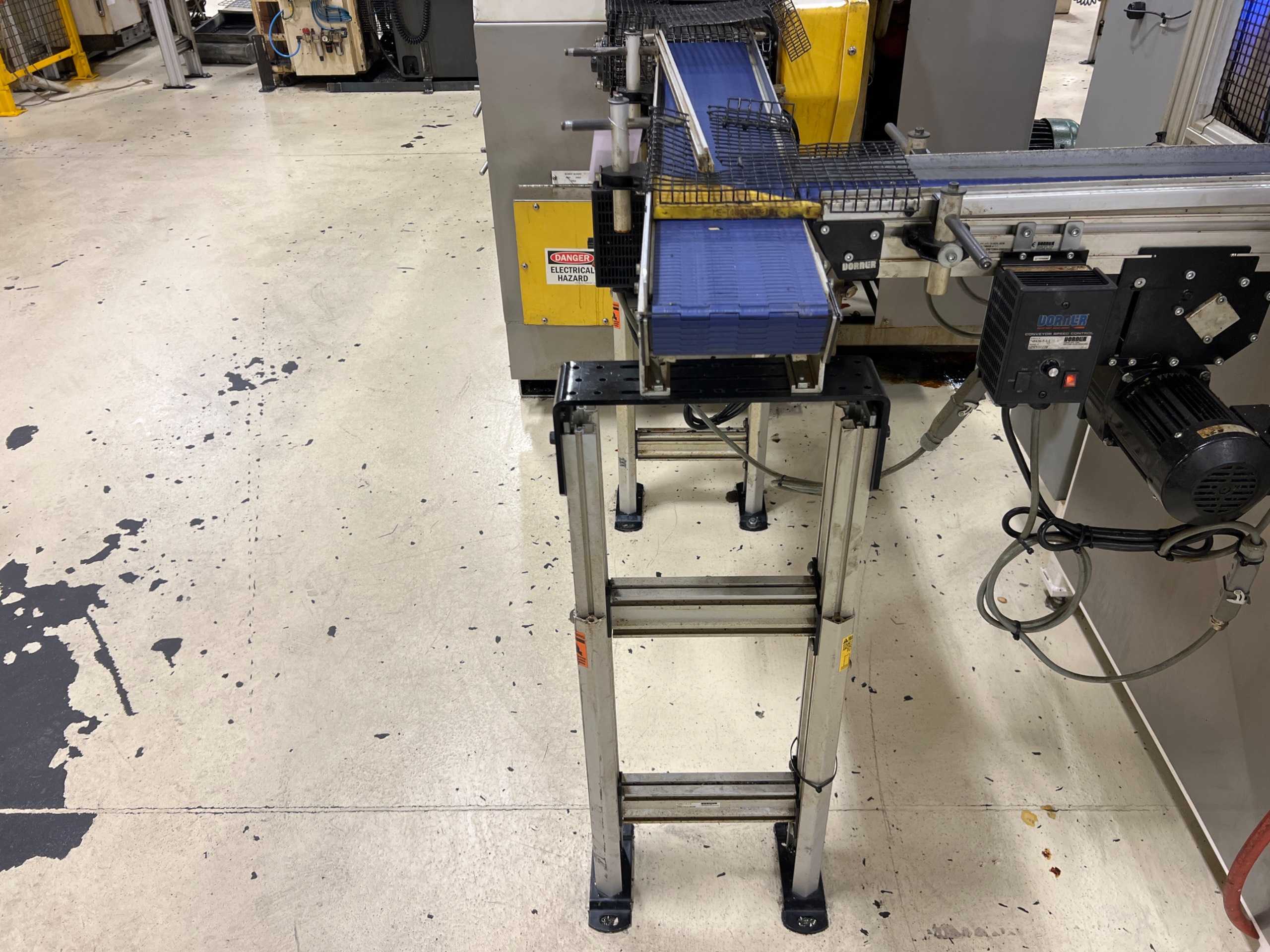 DORNER 2200 SERIES ADJUSTABLE POWER BELT CONVEYOR - BELT CONVEYOR