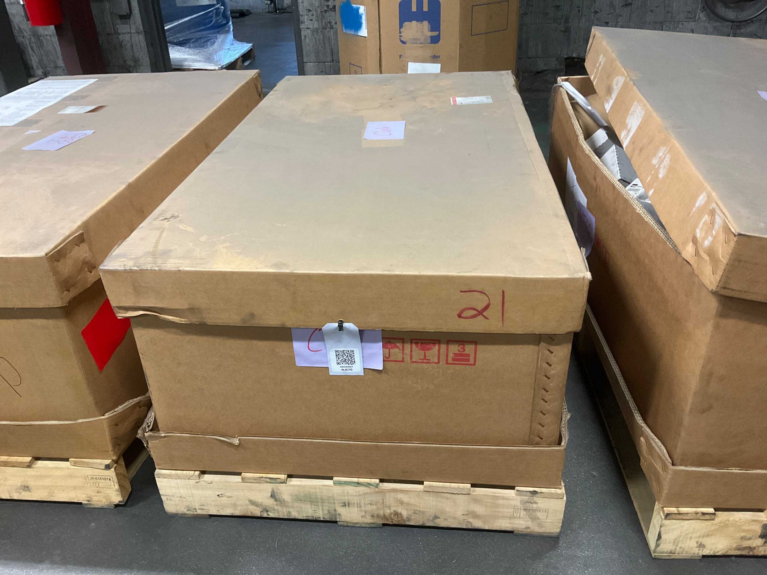 BULK QTY OF PRESS PARTS - PRESS BRAKE TOOLING