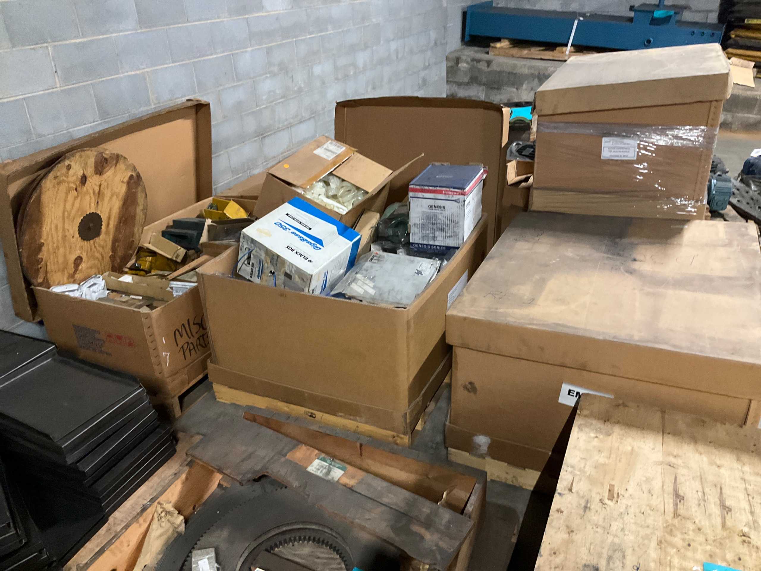 BULK QTY OF INDUSTRIAL PARTS - INDUSTRIAL PARTS