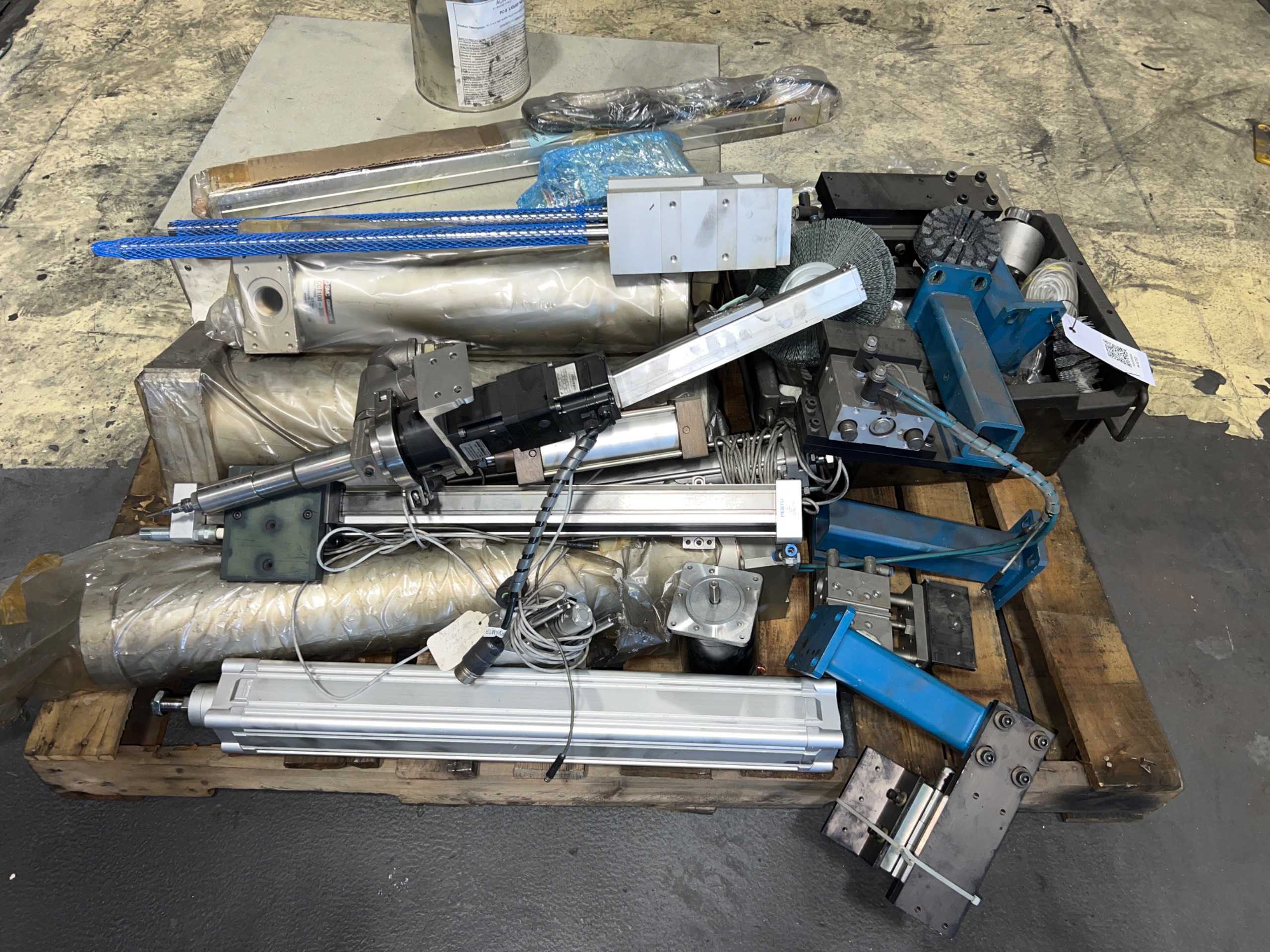 BULK QTY OF INDUSTRIAL PARTS - INDUSTRIAL PARTS