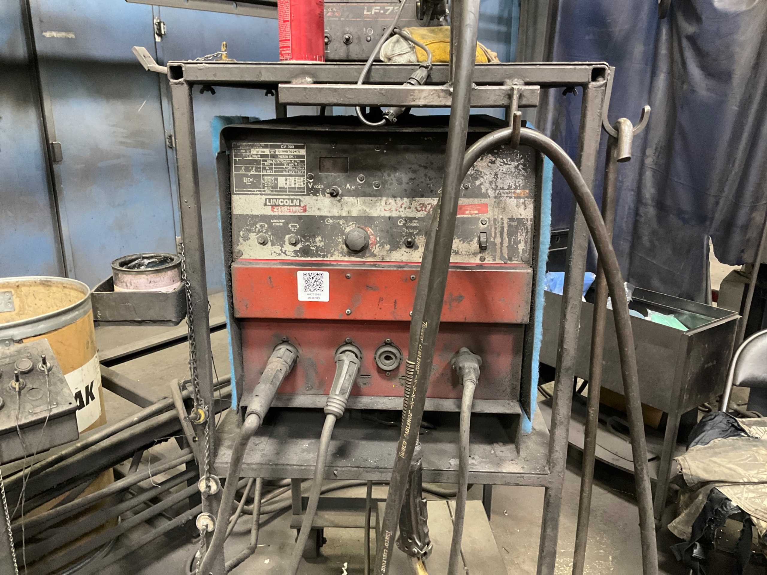 LINCOLN ELECTRIC CV-300 MIG WELDER - MIG WELDERS