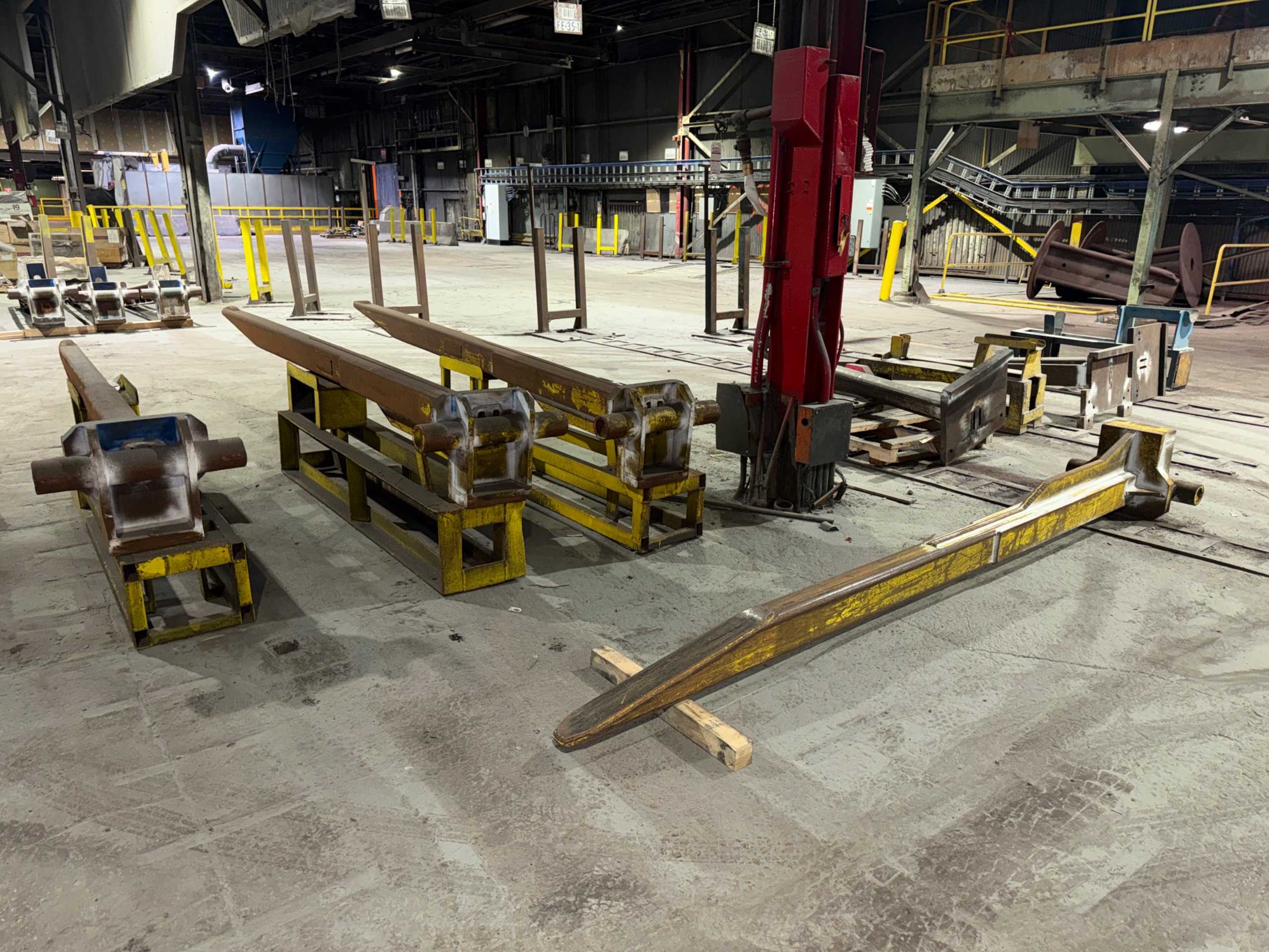 BULK QTY OF COIL BOOMS - MATERIAL HANDLING EQUIPMENT